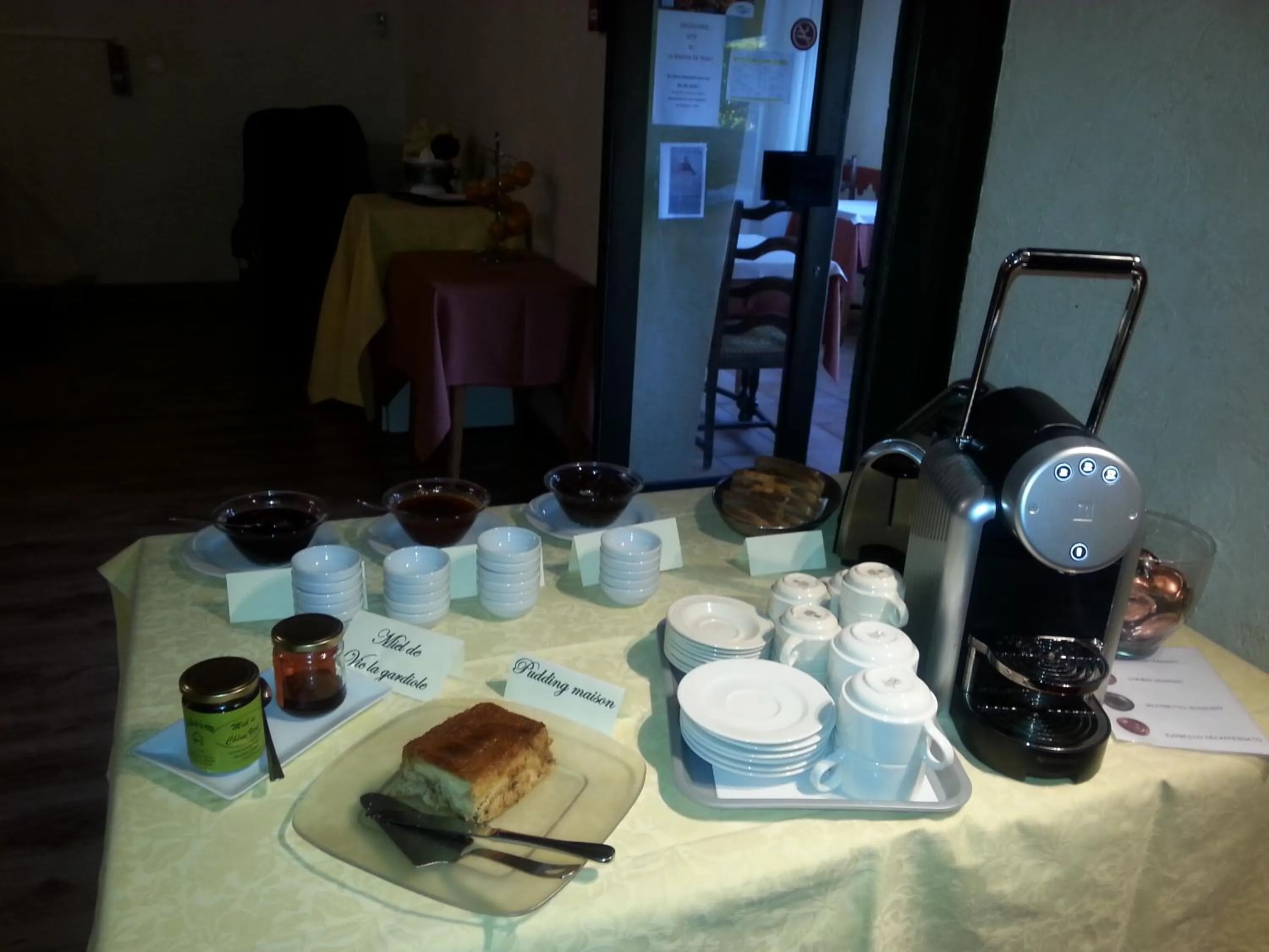 Breakfast in Hôtel restaurant LOGIS HOTELLERIE DE BALAJAN