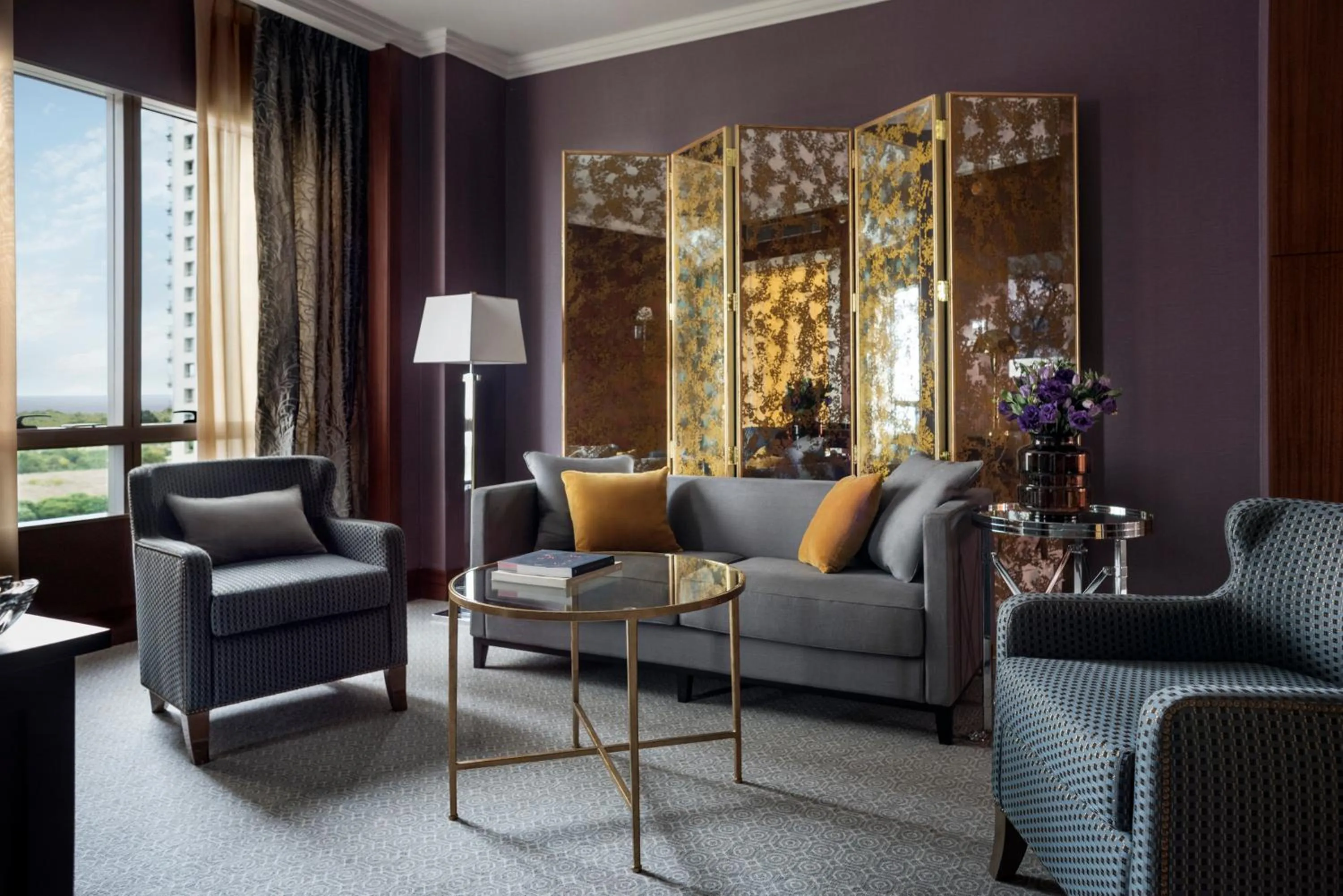 Seating area in Alvear Icon Hotel