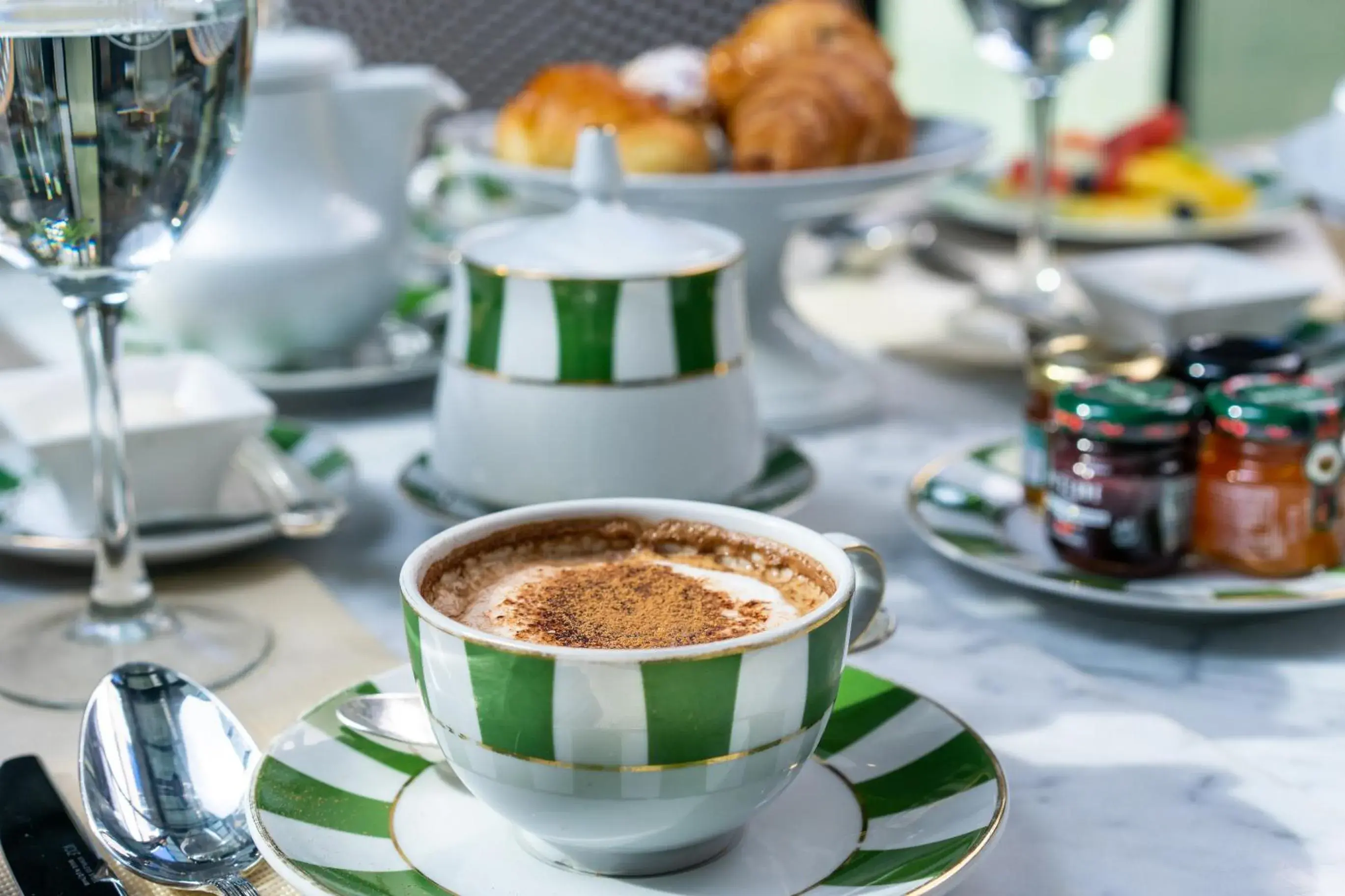 Restaurant/places to eat in Alvear Icon Hotel Restaurant/places to eat in Alvear Icon Hotel