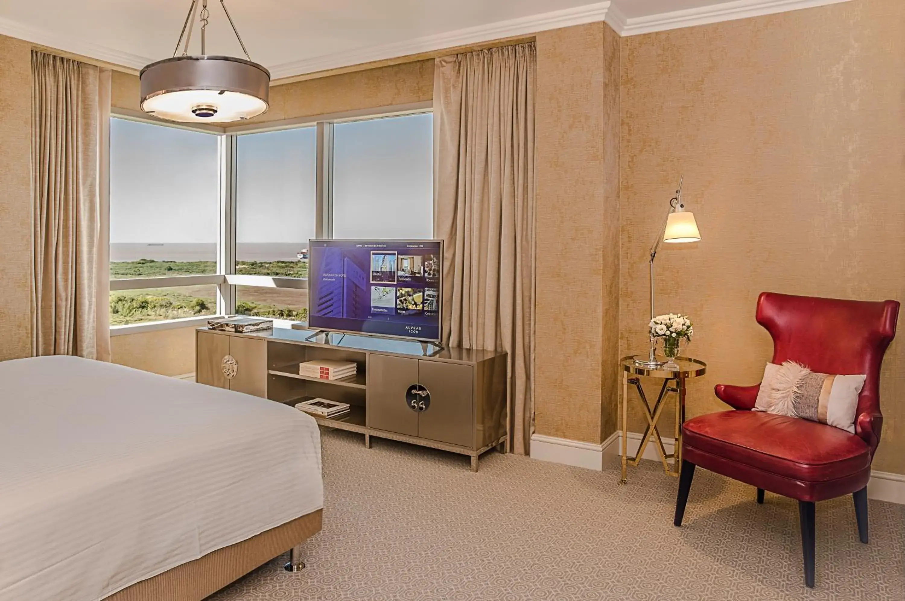 Photo of the whole room, Bed in Alvear Icon Hotel Photo of the whole room, Bed in Alvear Icon Hotel