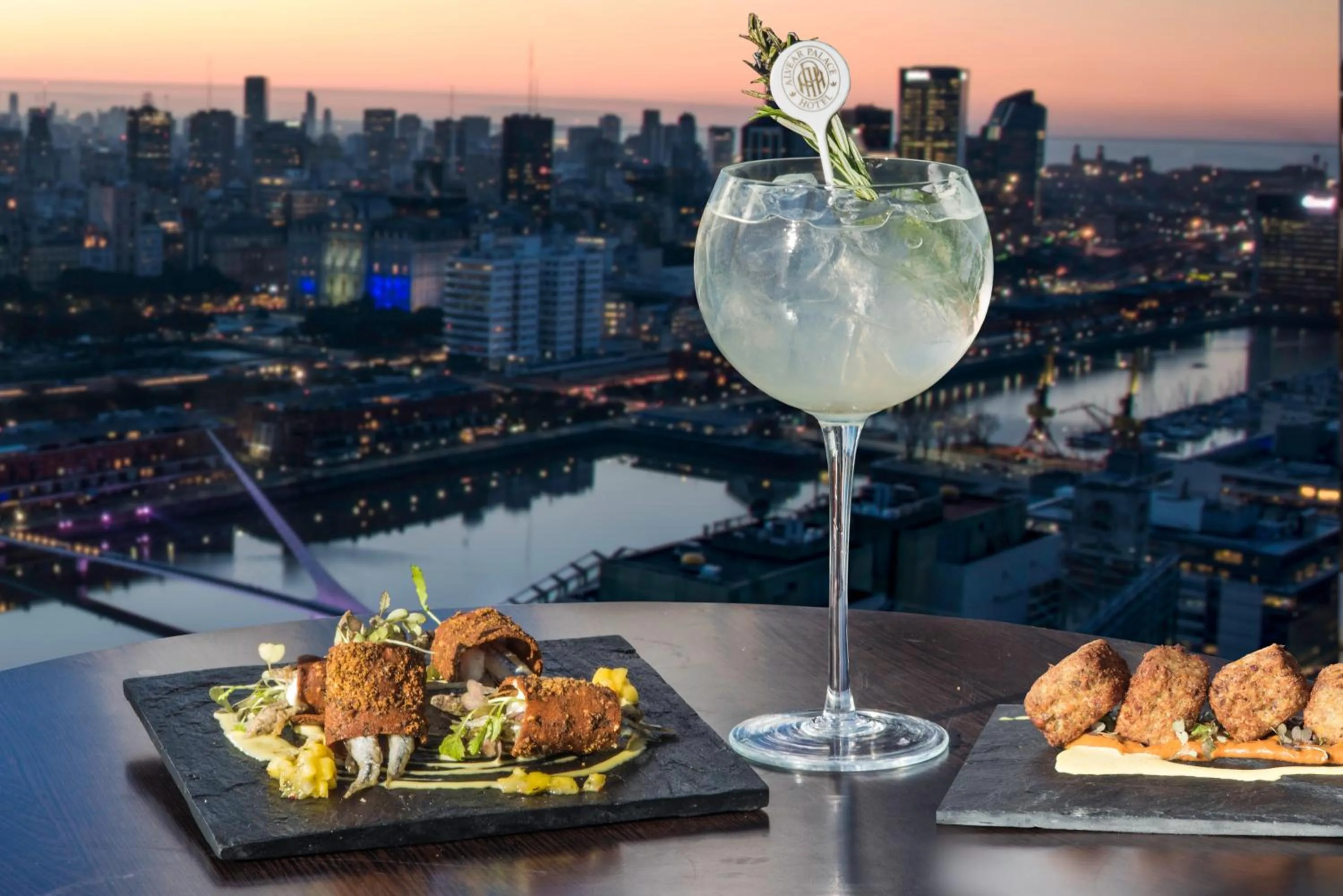 Restaurant/places to eat in Alvear Icon Hotel