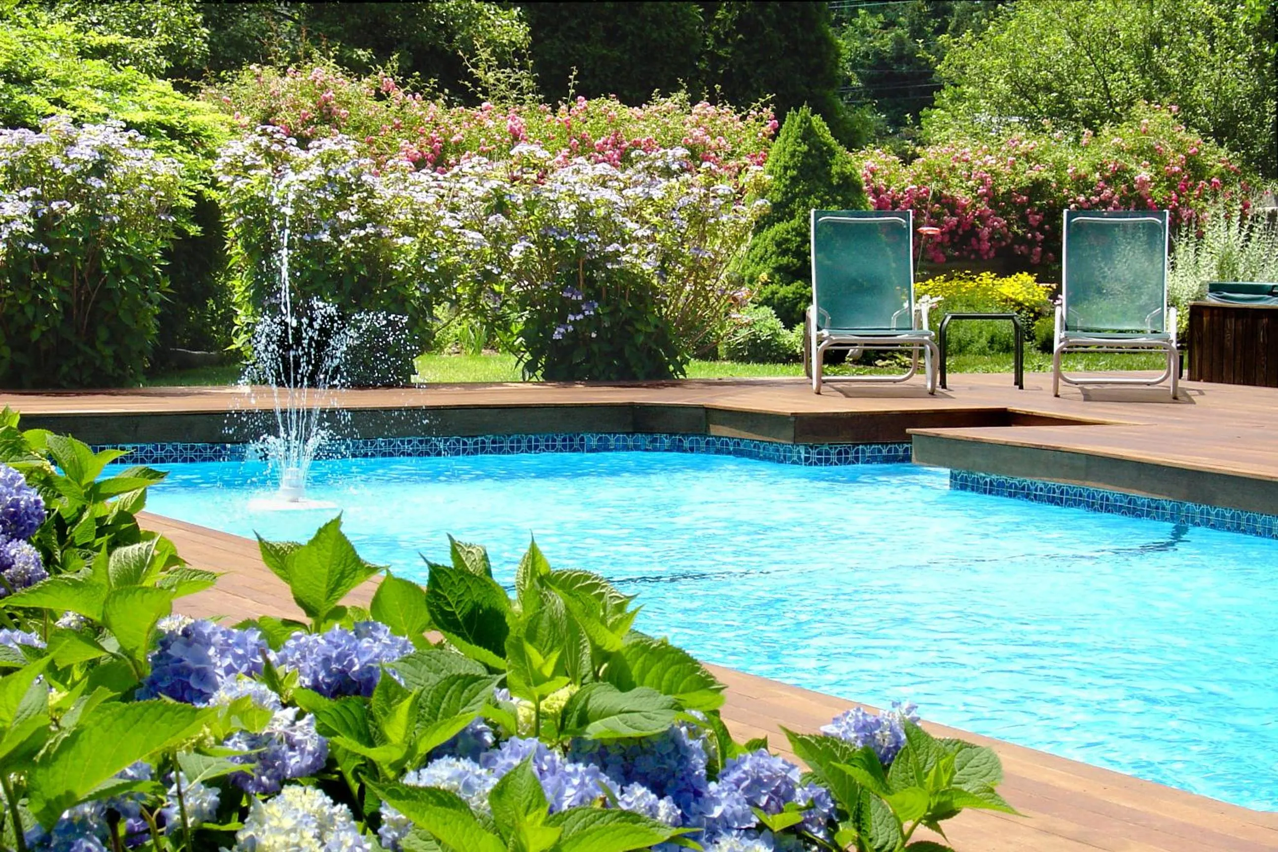 Swimming pool in Brewster by the Sea Inn