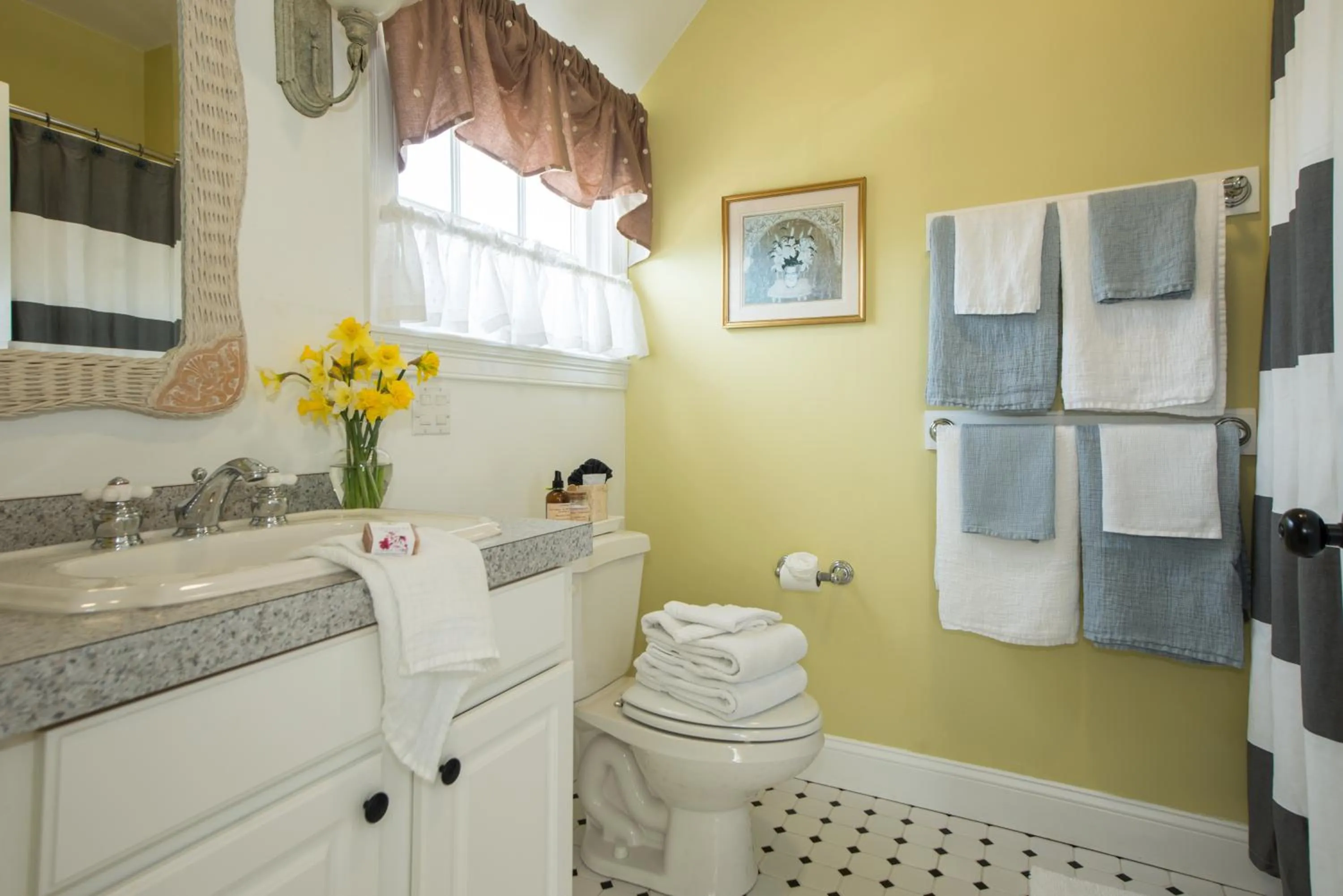Bathroom in Brewster by the Sea Inn