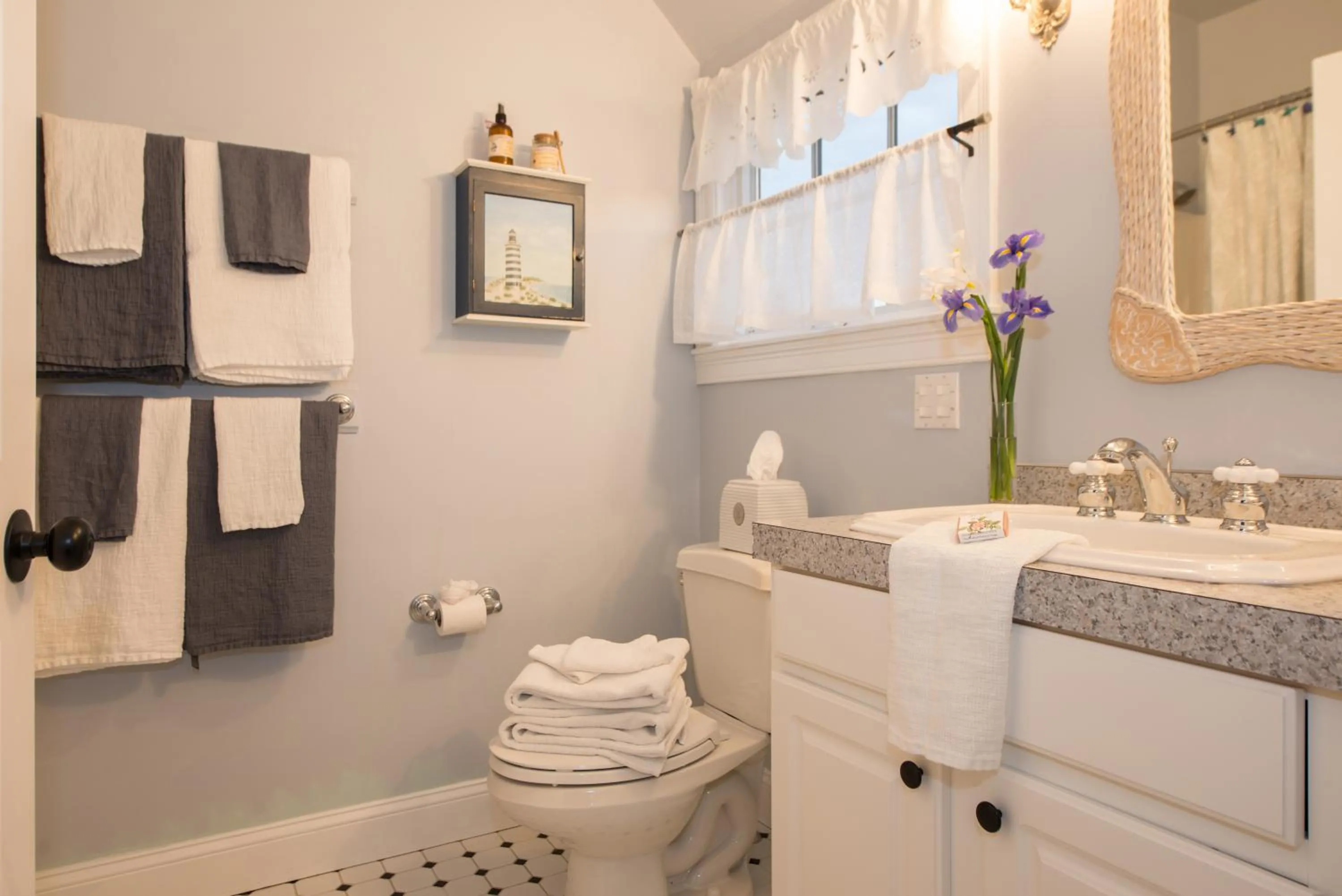 Bathroom in Brewster by the Sea Inn