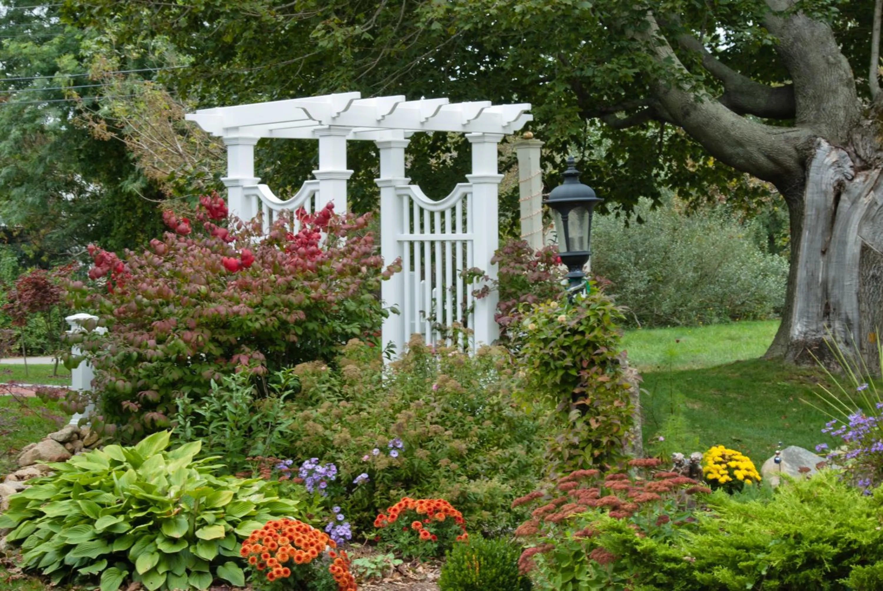 Garden in Brewster by the Sea Inn