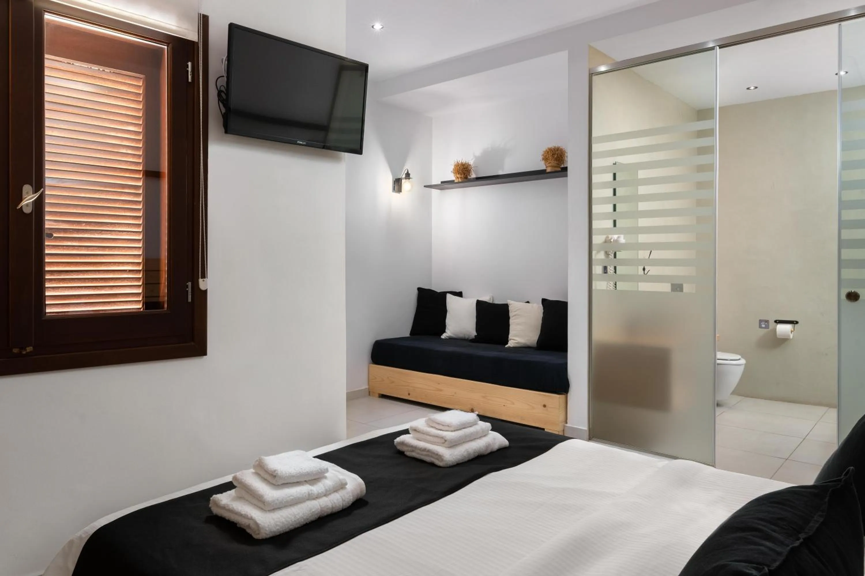 Photo of the whole room, Bed in Old Town Senses Boutique Hotel