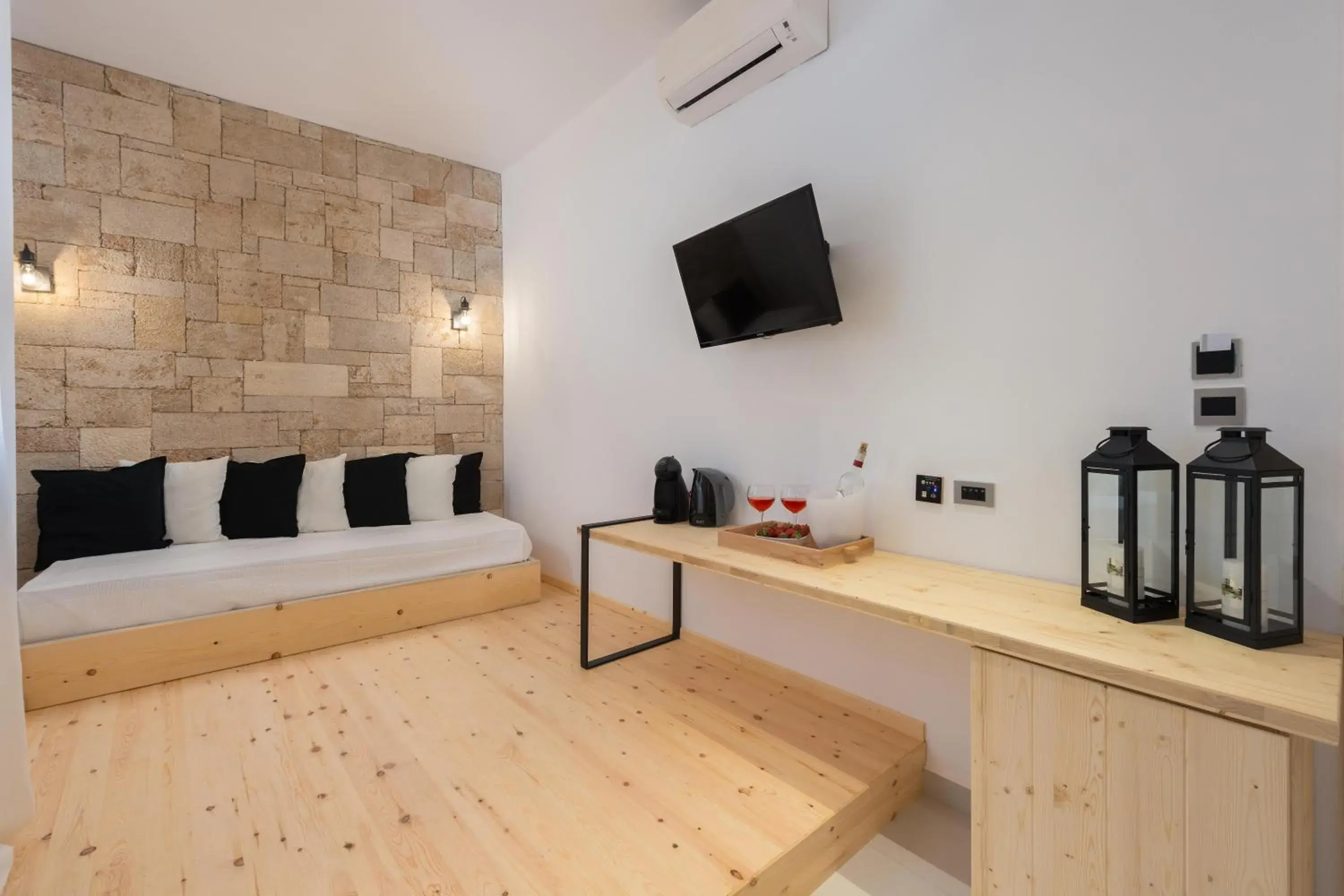 Deluxe Triple Suite with Old Town View in Old Town Senses Boutique Hotel Deluxe Triple Suite with Old Town View in Old Town Senses Boutique Hotel