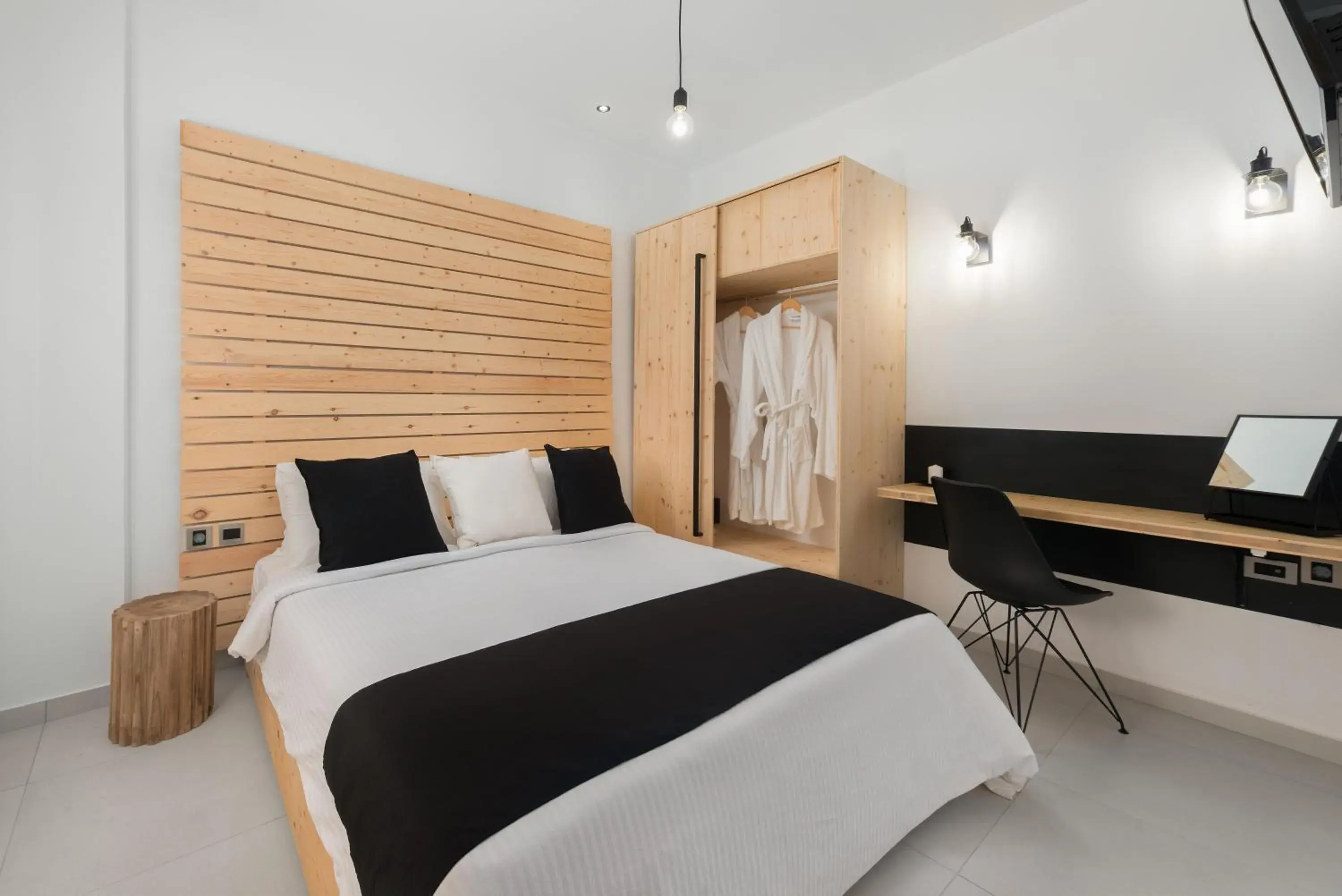 Deluxe Suite with Hot Tub in Old Town Senses Boutique Hotel Deluxe Suite with Hot Tub in Old Town Senses Boutique Hotel