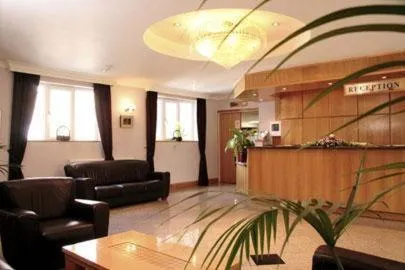 Lobby or reception in Parkside International Hotel