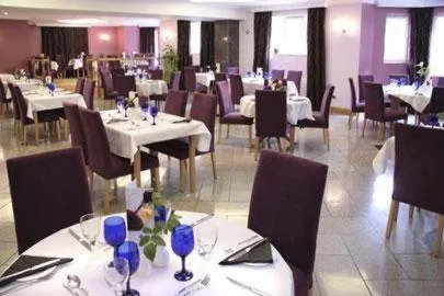 Restaurant/places to eat in Parkside International Hotel