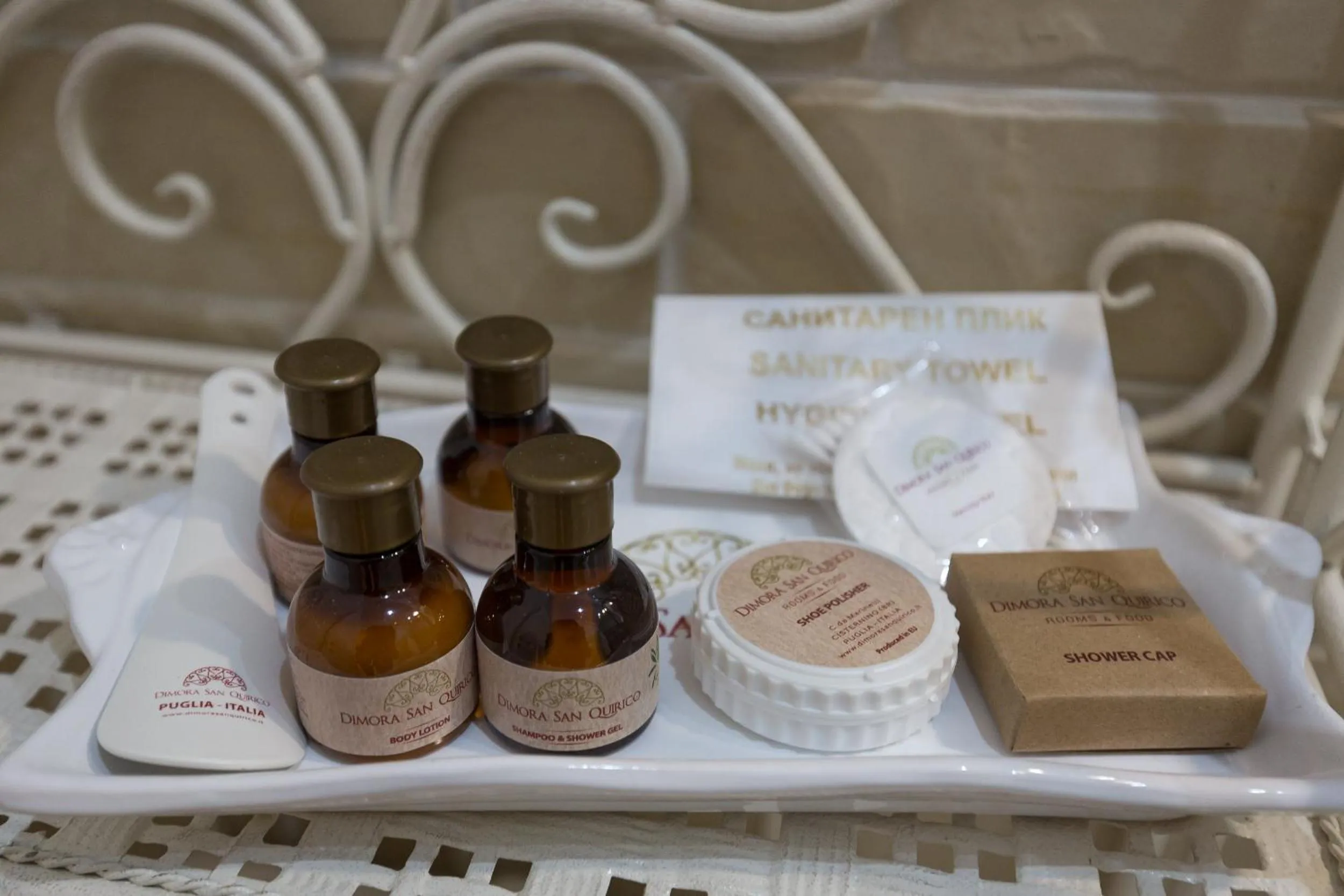 Shower in Dimora San Quirico - bed e breakfast - Cisternino