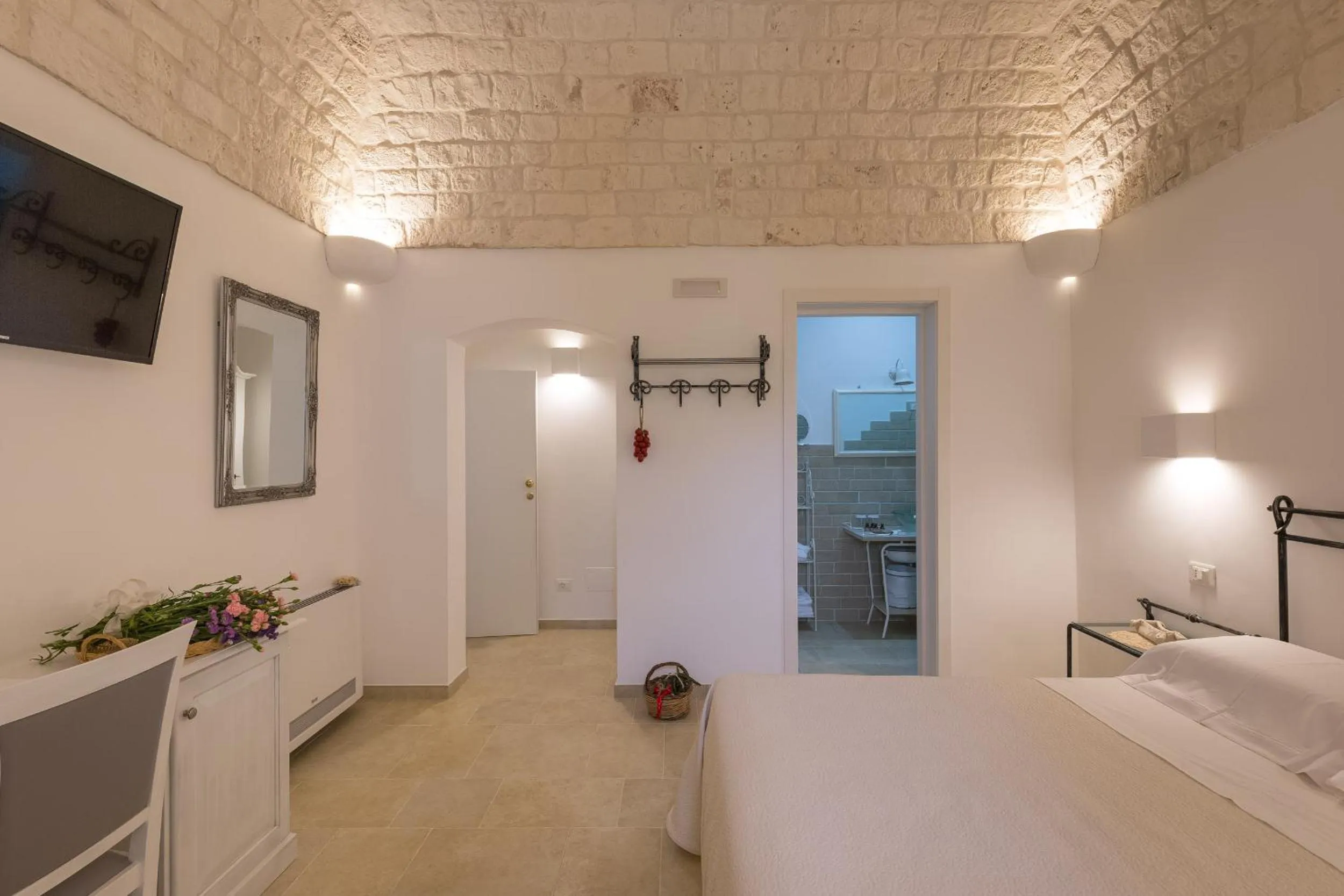 Photo of the whole room, Bed in Dimora San Quirico - bed e breakfast - Cisternino