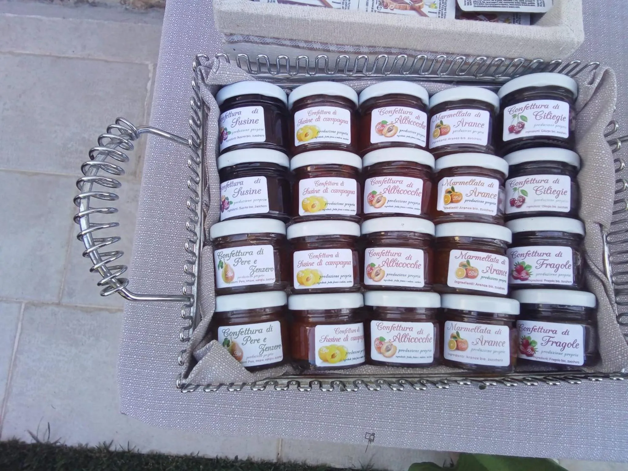 Food and drinks in Dimora San Quirico - bed e breakfast - Cisternino