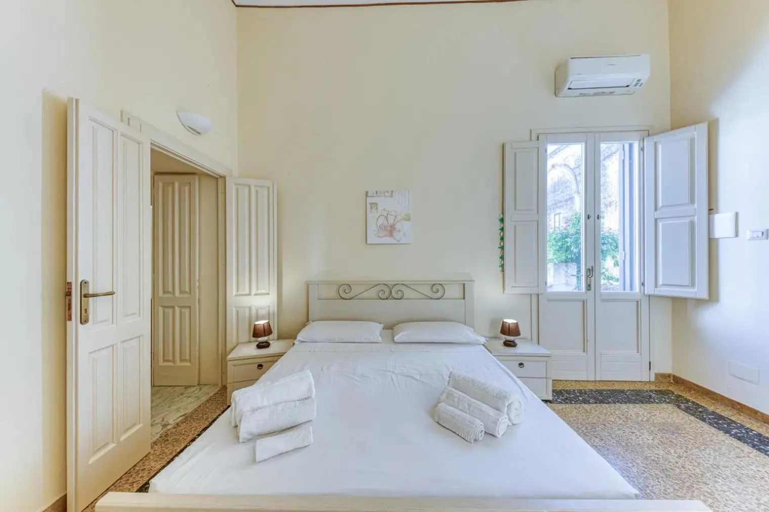 View (from property/room), Bed in La Corte dei Mille