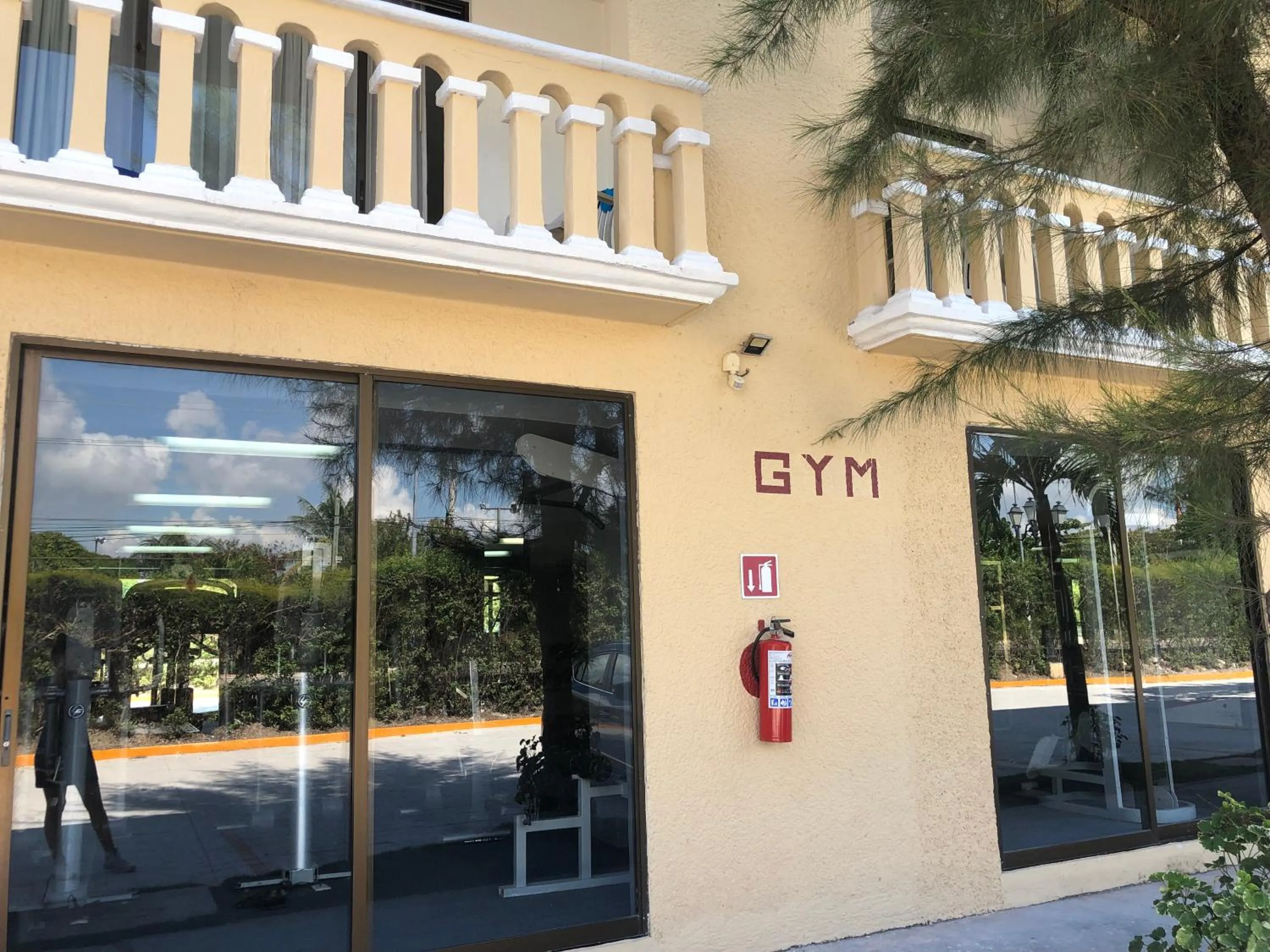 Fitness centre/facilities in Tropical apartment