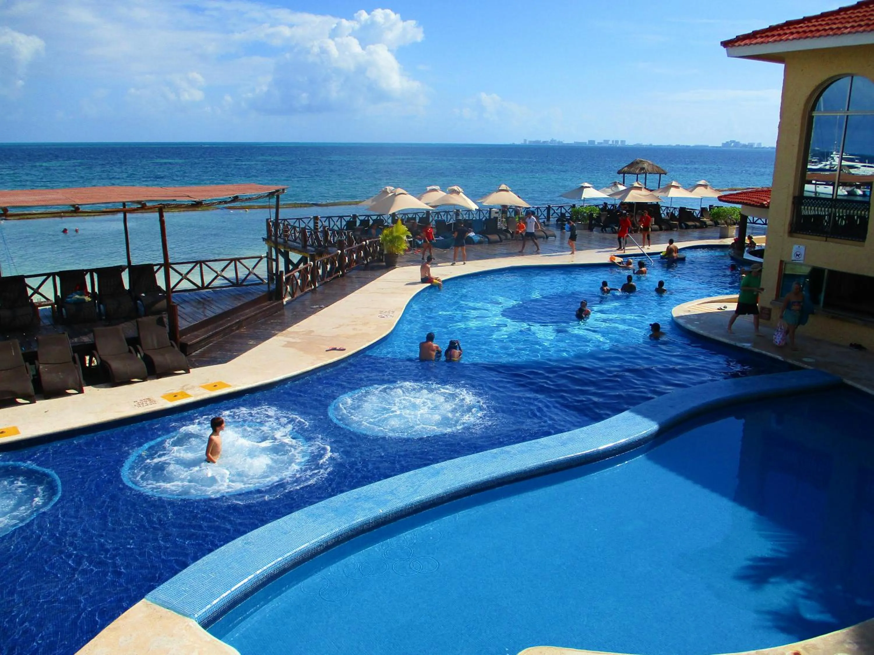 Swimming pool in Tropical apartment