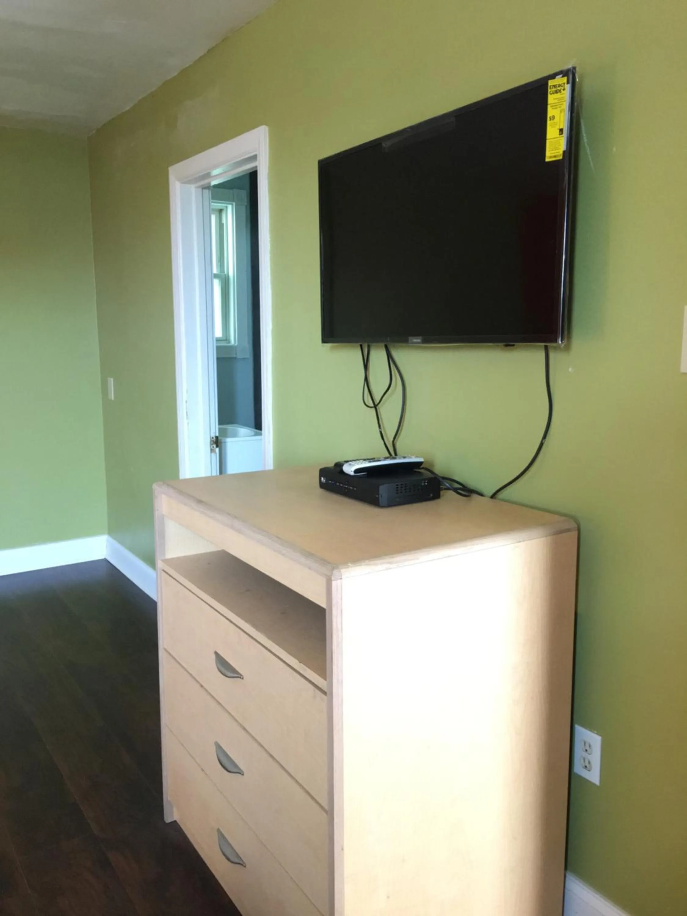 Living room in Hollywood Motel