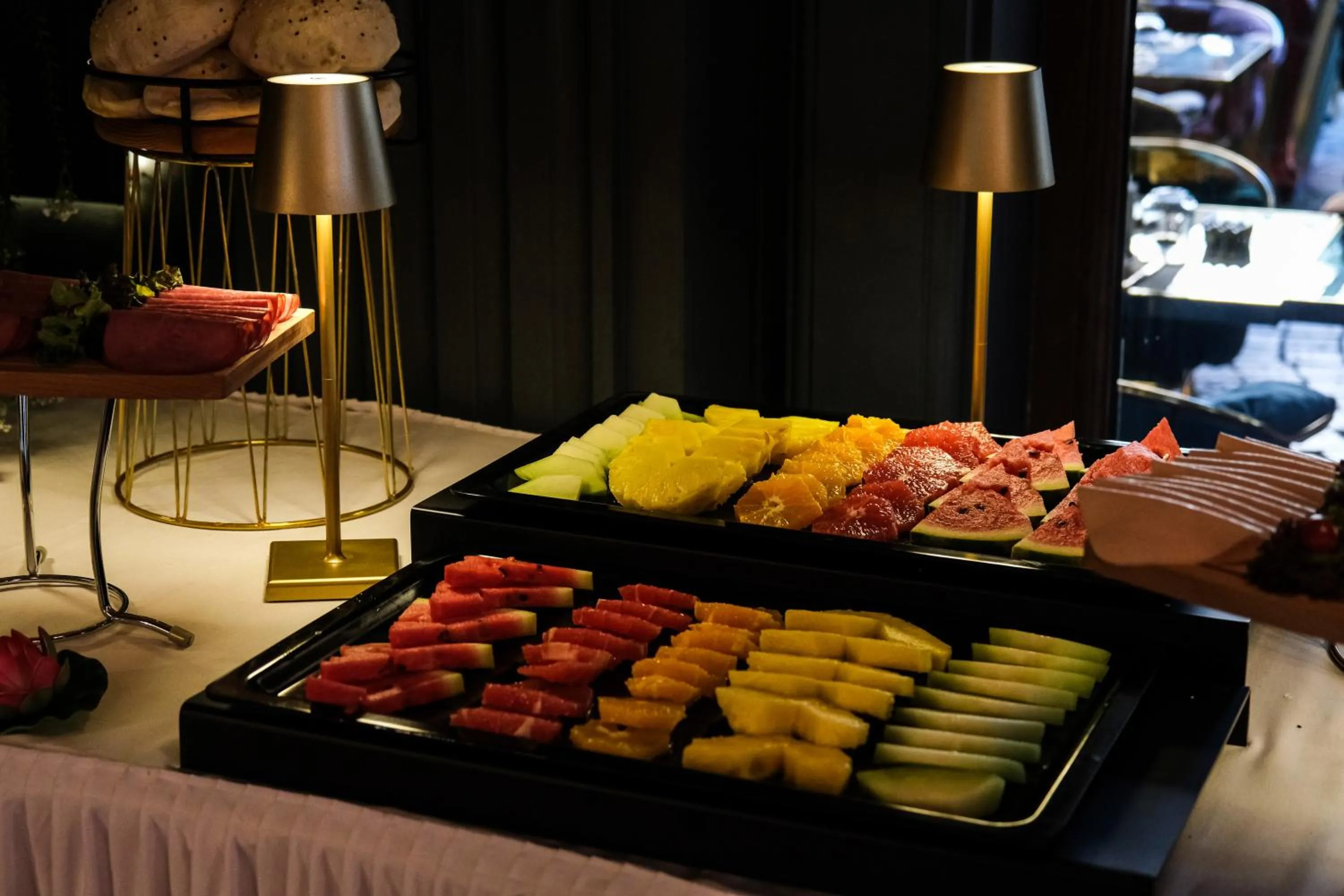 Restaurant/places to eat in Peninsula Boutique Hotel