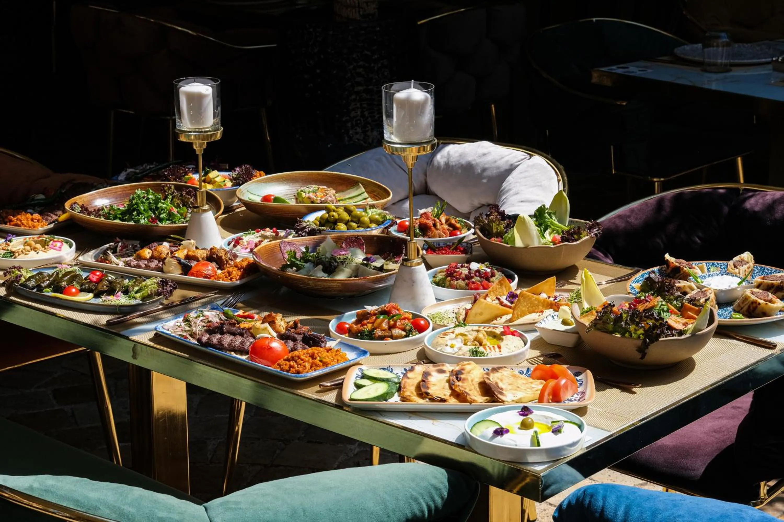 Restaurant/places to eat in Peninsula Boutique Hotel