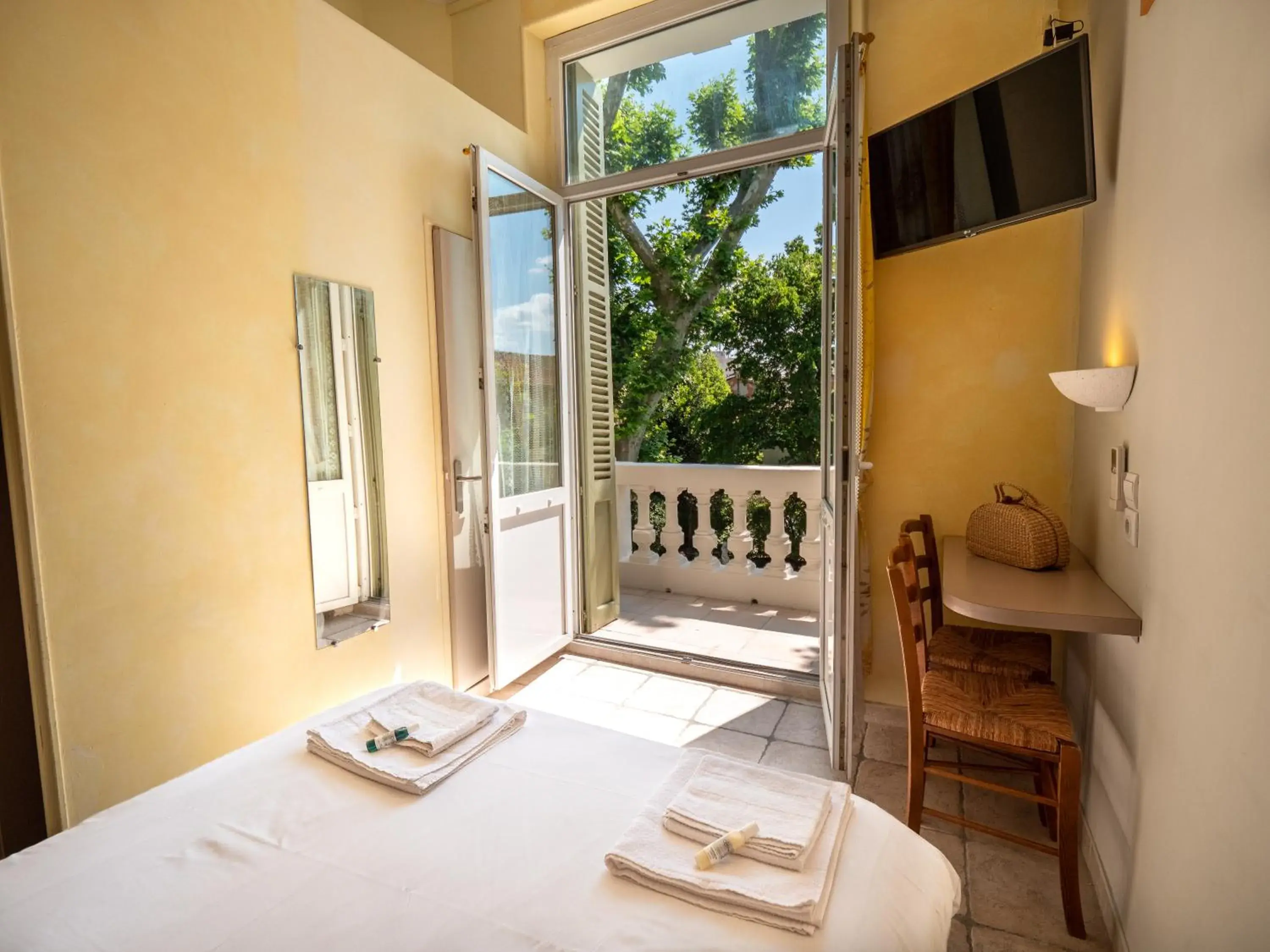 Balcony/Terrace, Bed in Altera Roma H¿tel