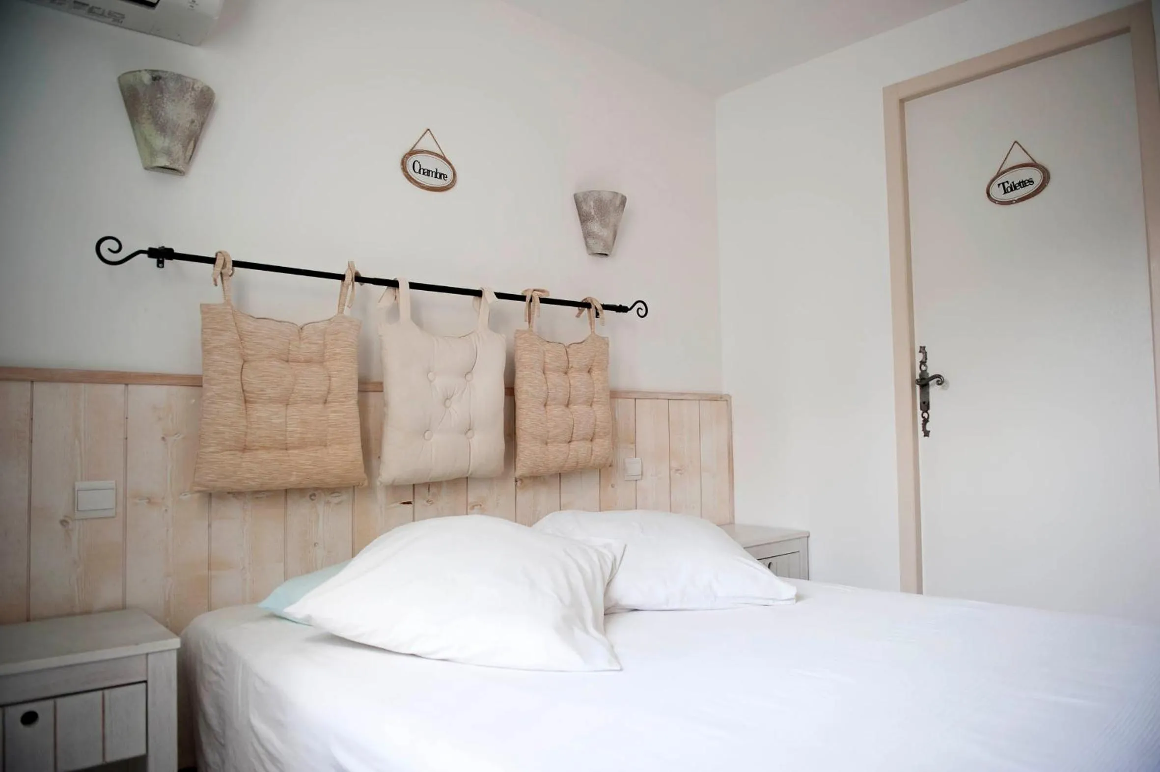 Photo of the whole room, Bed in Altera Roma Hôtel