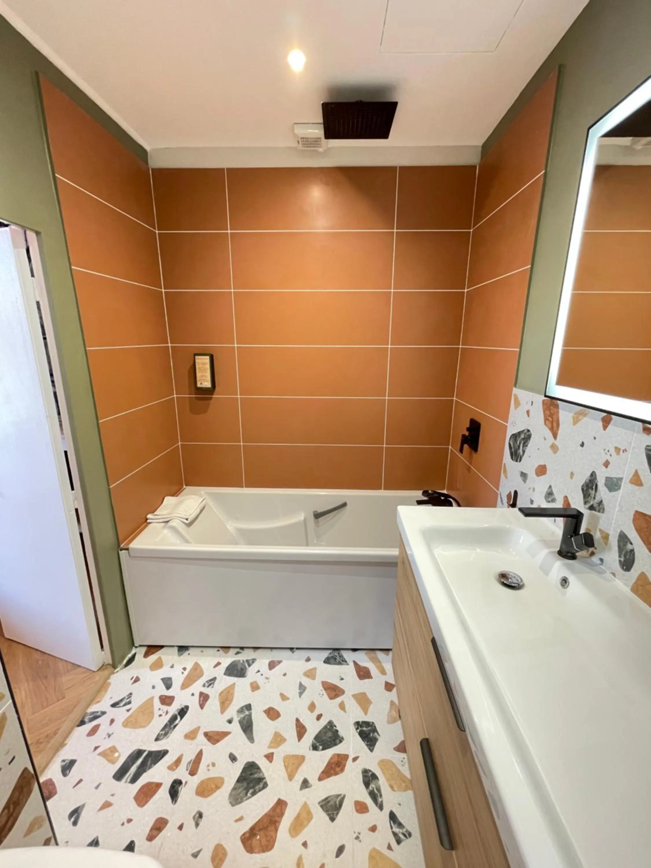 Bath in Altera Roma Hôtel