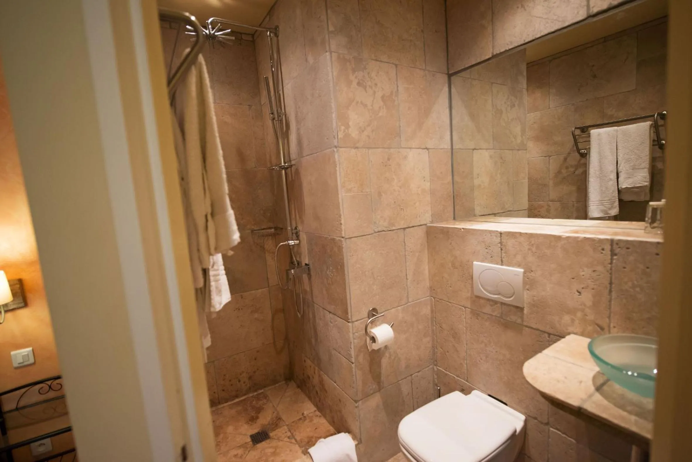 Bathroom in Altera Roma Hôtel