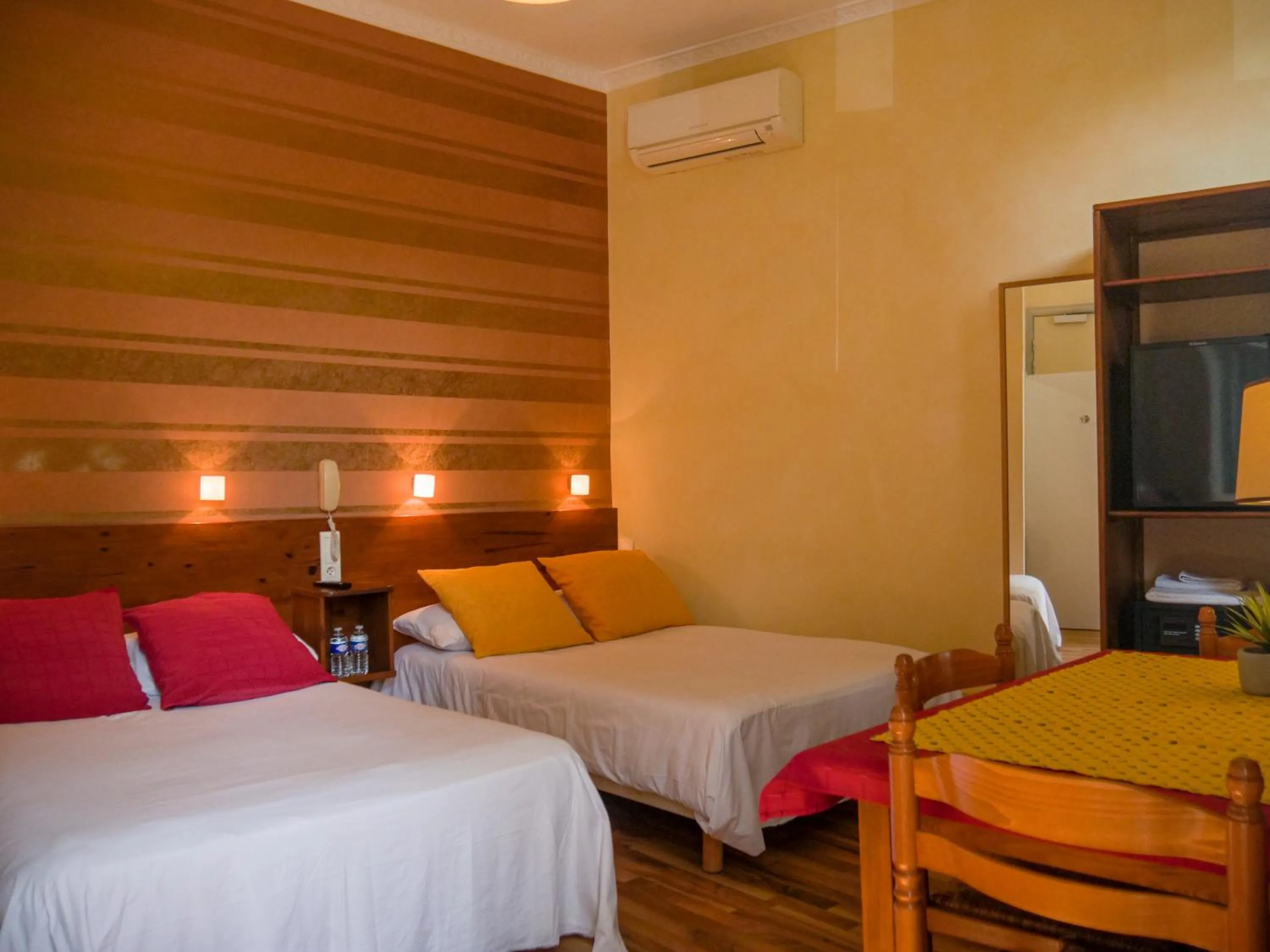 Bedroom, Bed in Altera Roma Hôtel