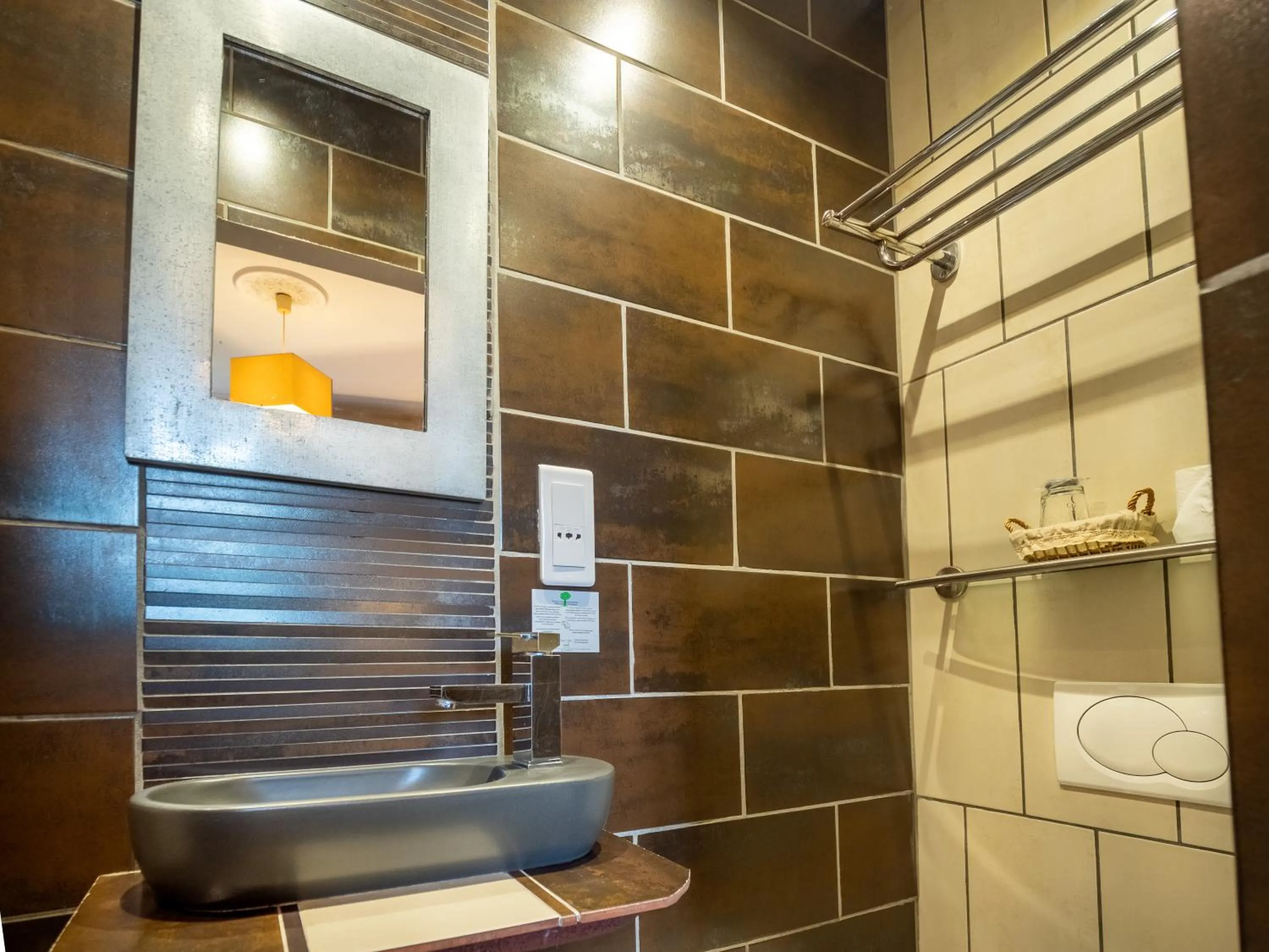 Toilet in Altera Roma Hôtel