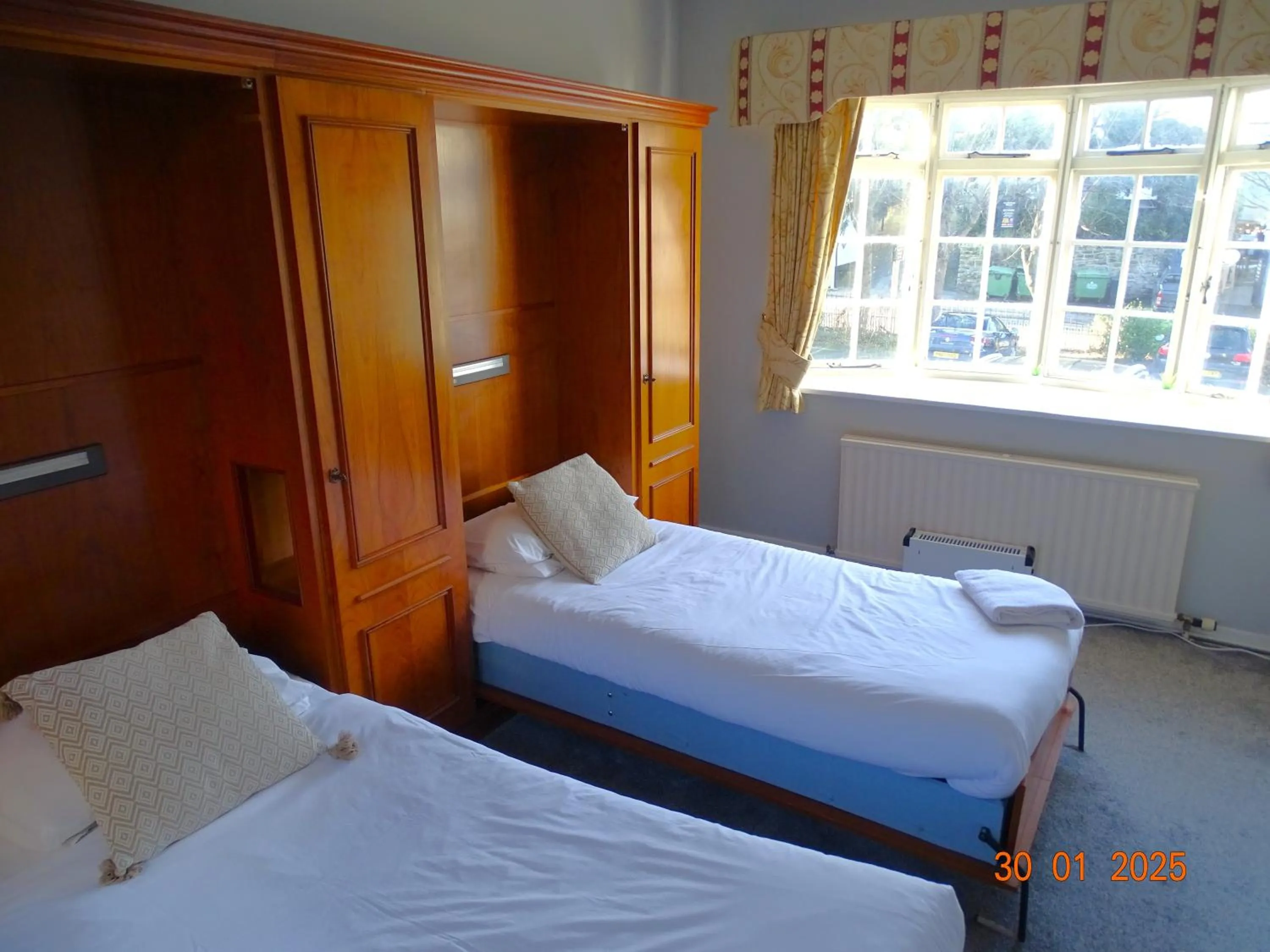 Bedroom, Bed in Donington Manor Hotel