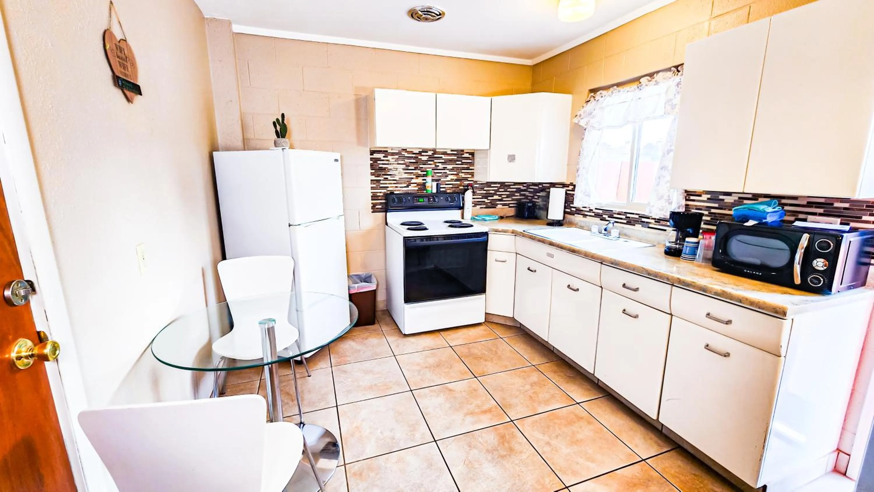 Red Rock Motel and Dam Motel