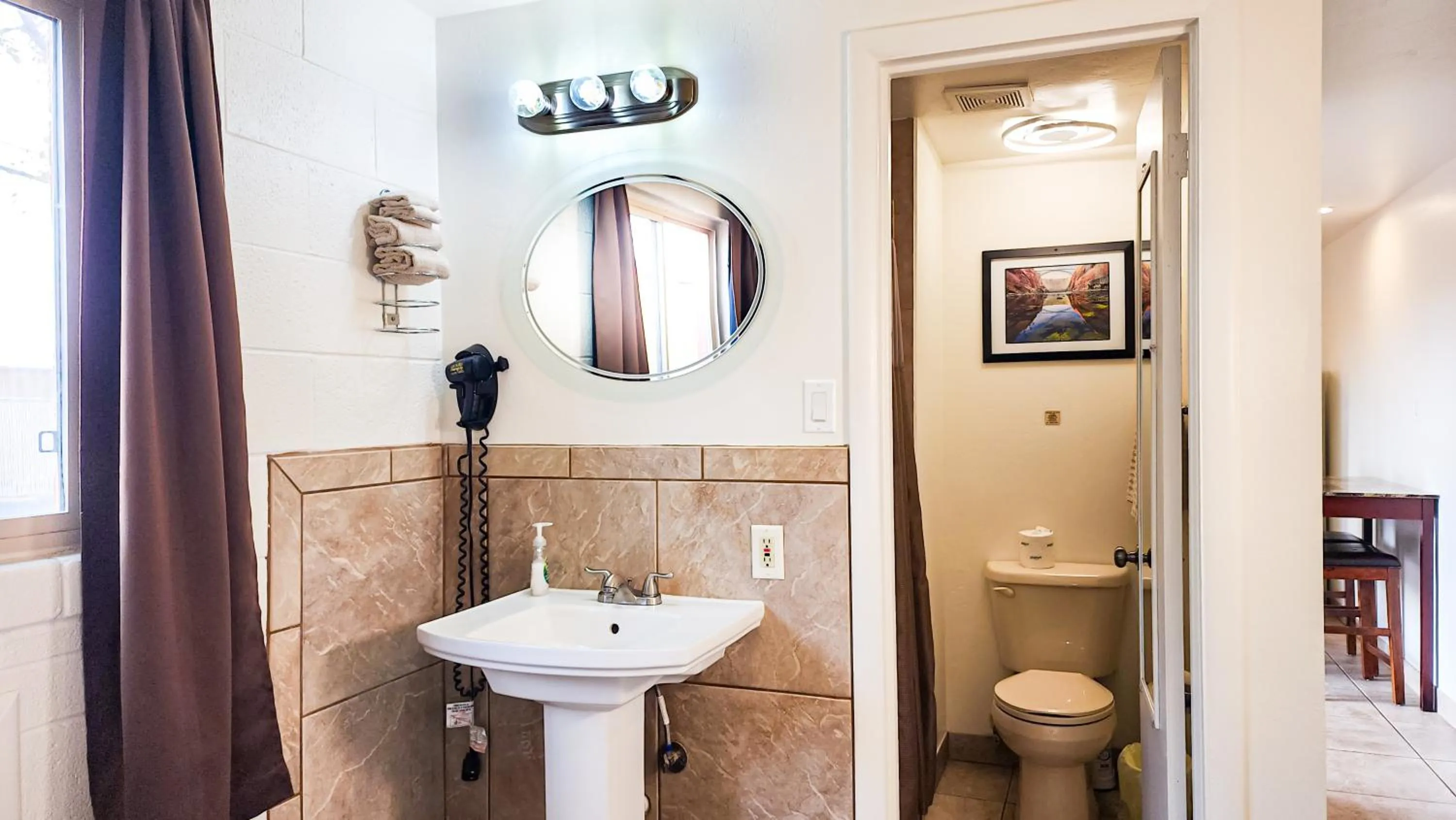 Red Rock Motel and Dam Motel