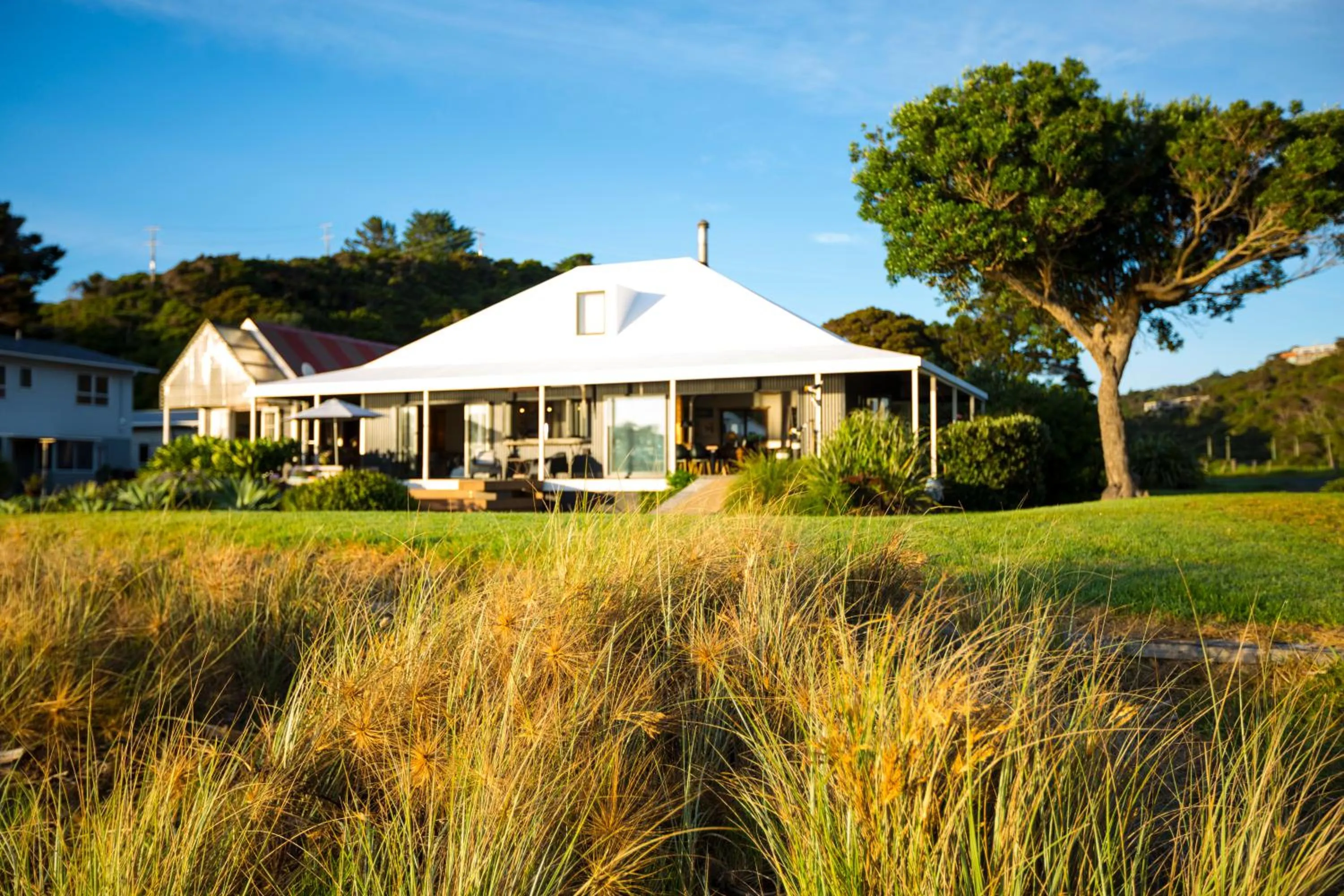Property building in Absolute Beach front-Tutukaka Harbour