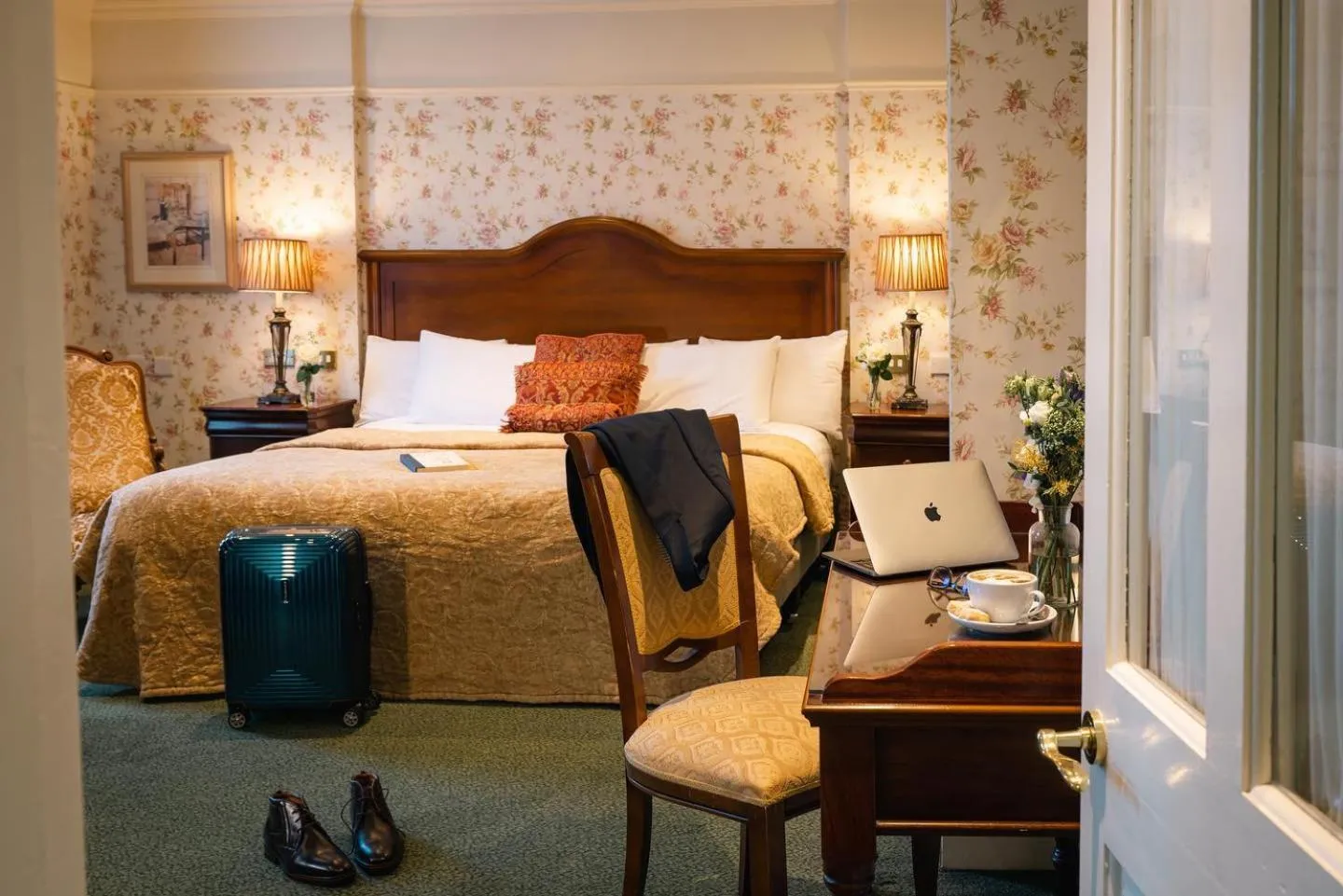 Bed in Arbutus Hotel