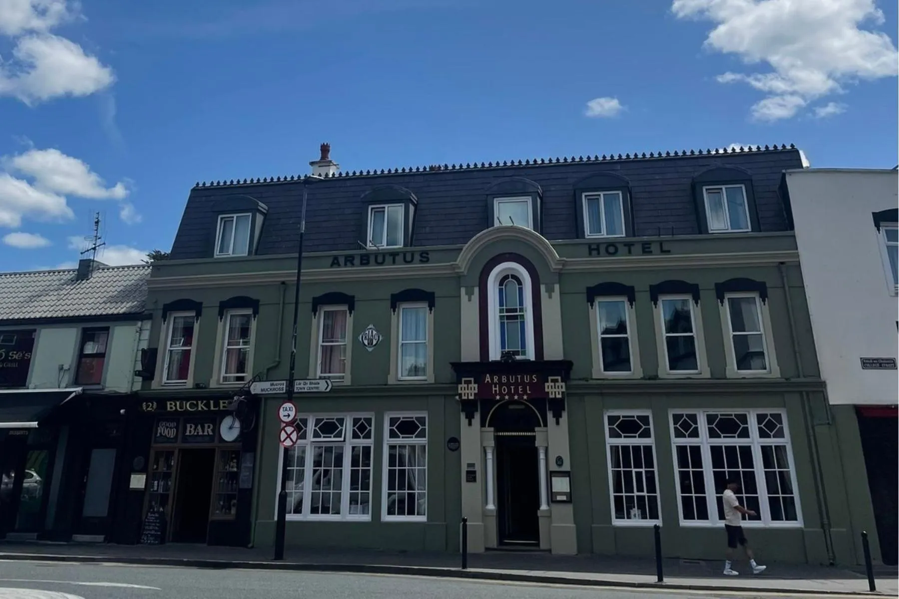 Property building in Arbutus Hotel