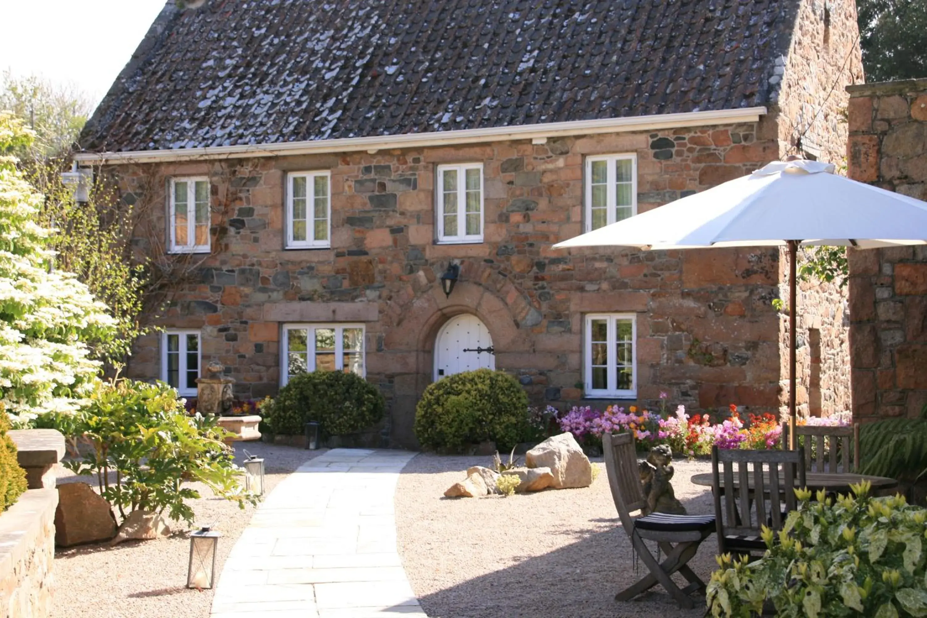 Property building in Longueville Manor Property building in Longueville Manor