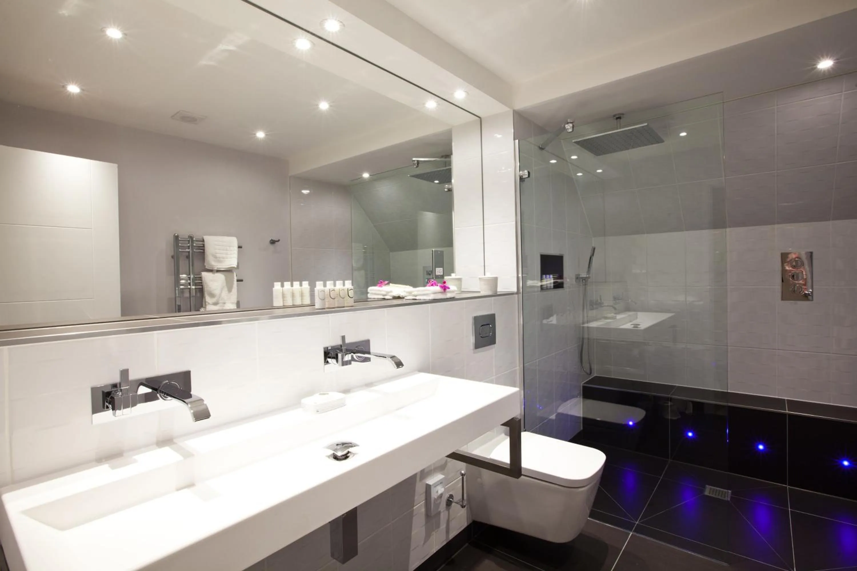 Bathroom in Longueville Manor