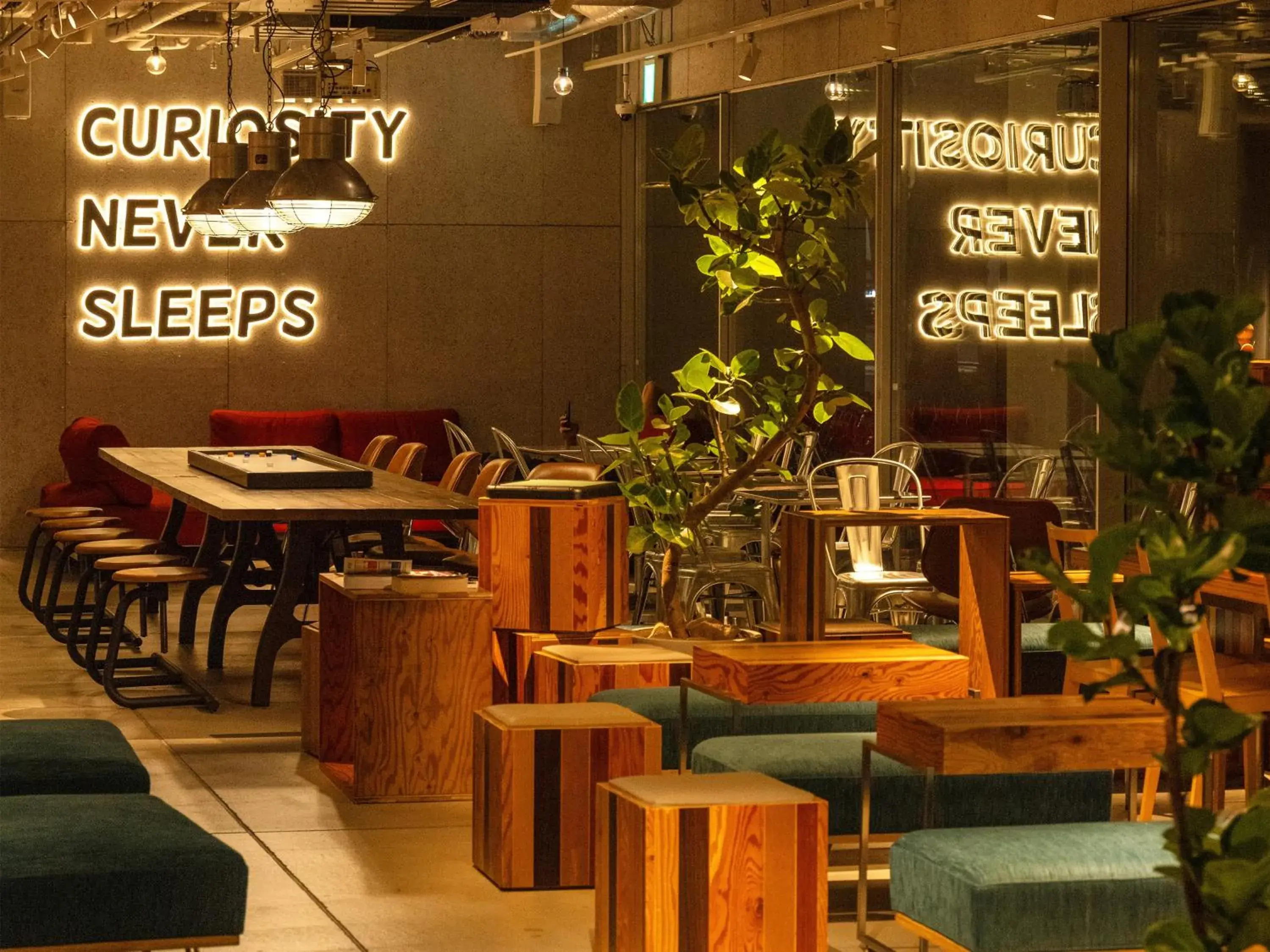 Lounge or bar in ONE@Tokyo by insomnia Lounge or bar in ONE@Tokyo by insomnia