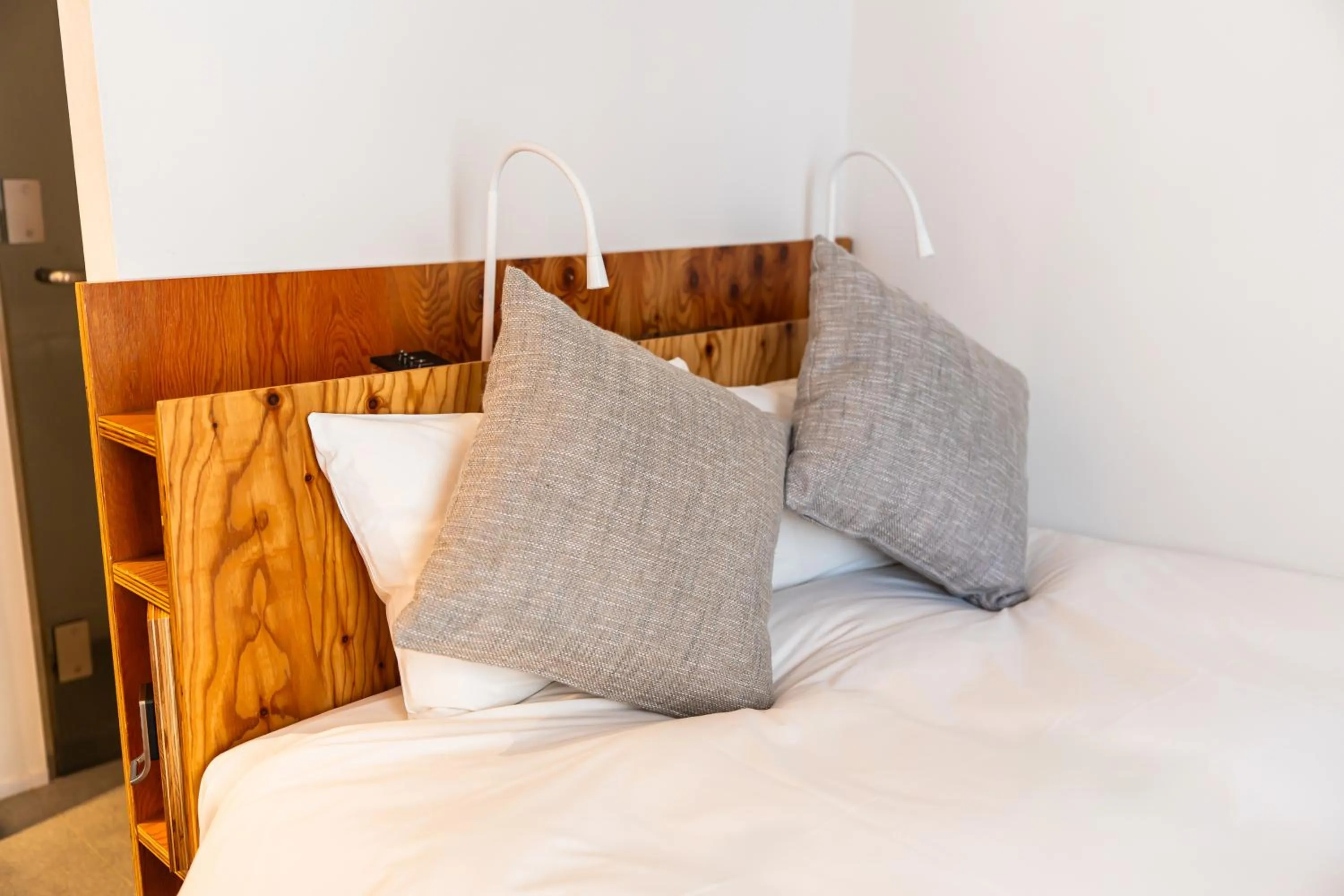 Bed in ONE@Tokyo by insomnia