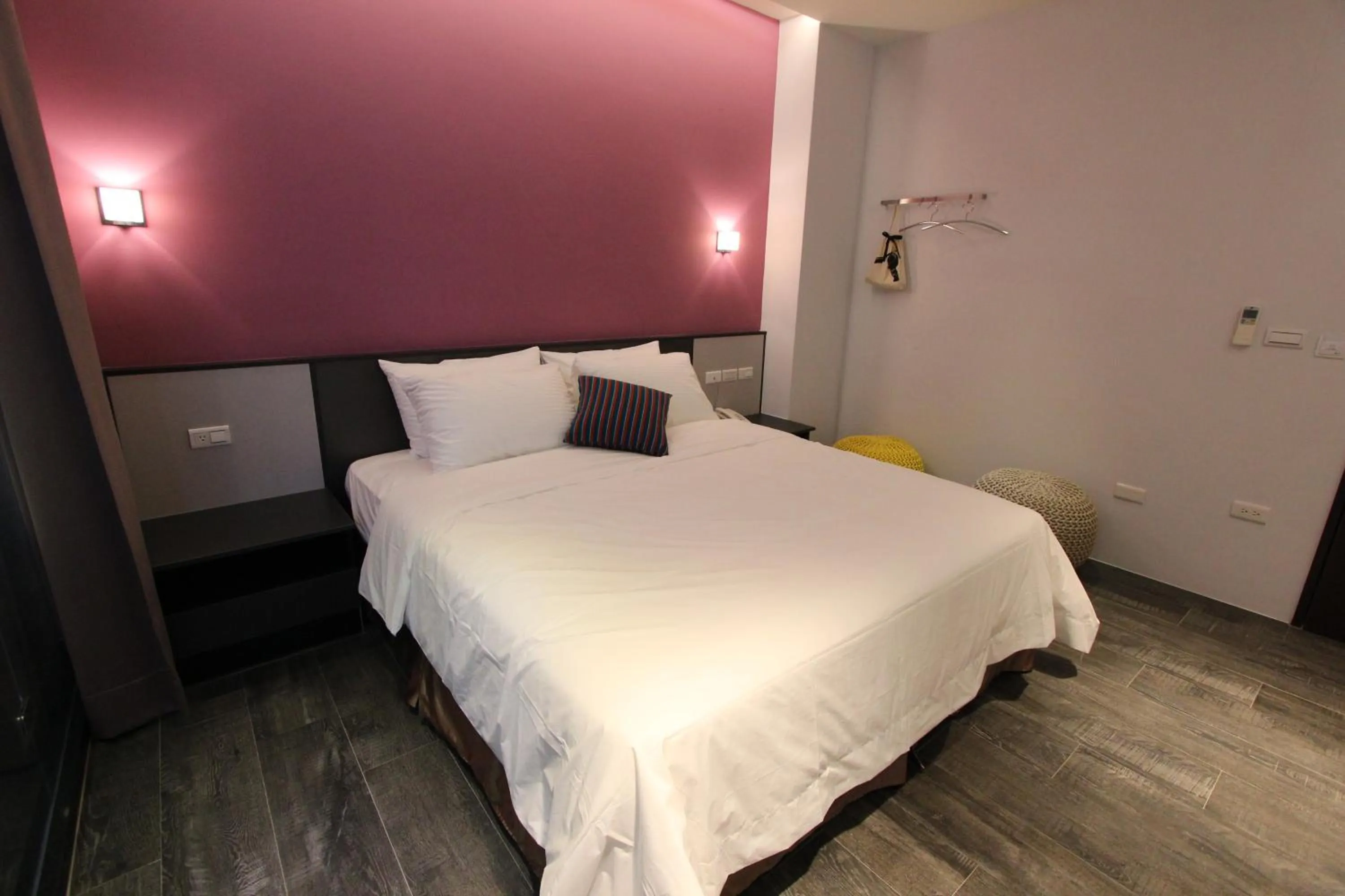 bunk bed, Bed in Funson Hotel