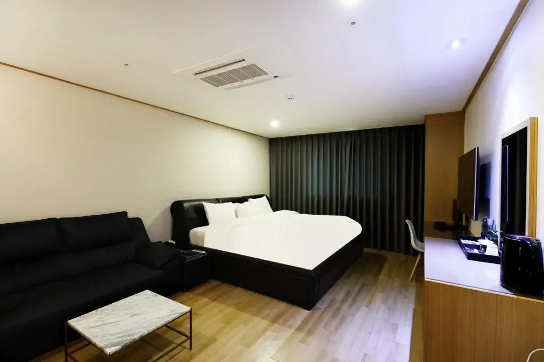 Bed in Paju Golden Hill Bed in Paju Golden Hill