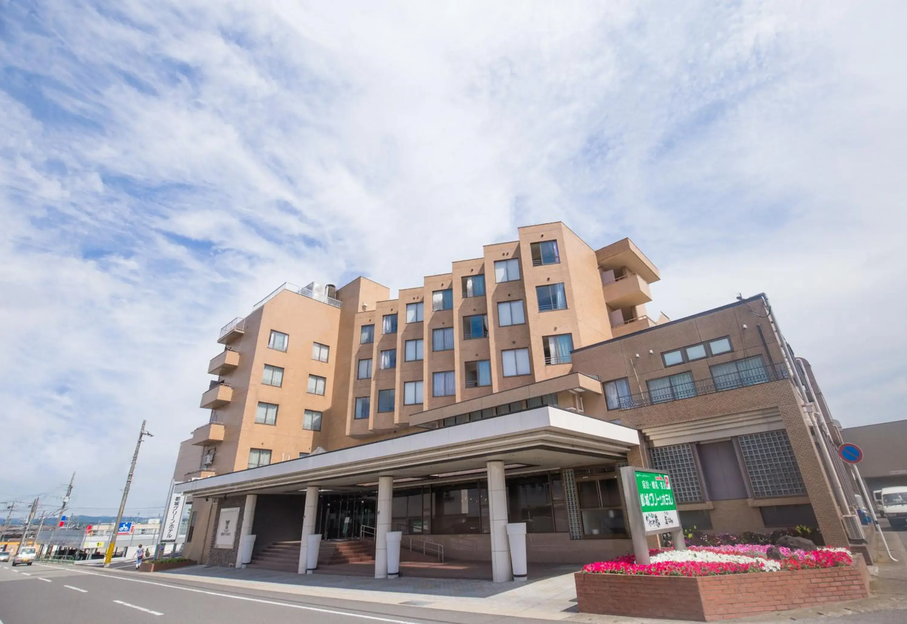 Facade/entrance in Miyakonojo Green Hotel Facade/entrance in Miyakonojo Green Hotel