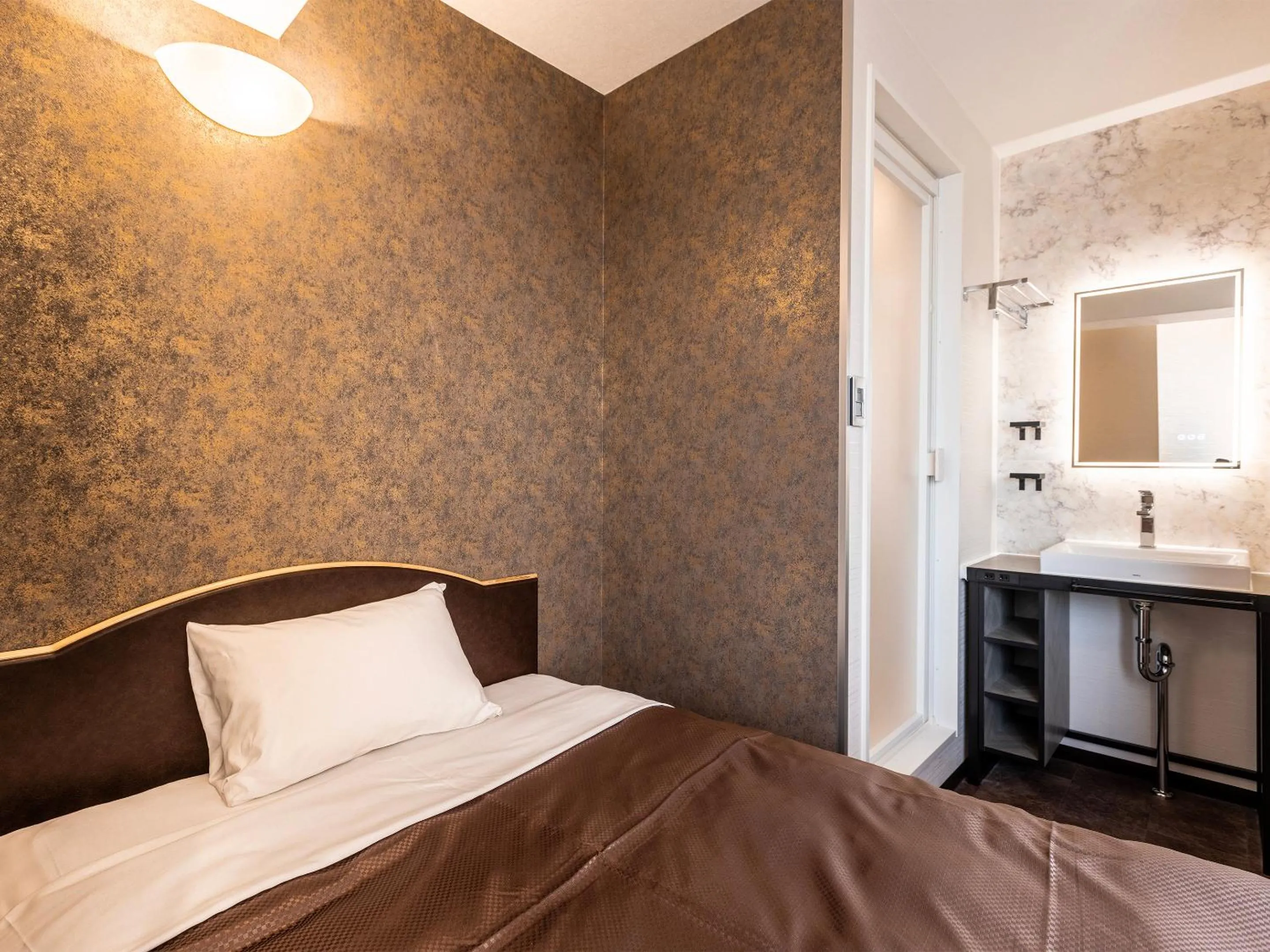 Photo of the whole room, Bed in Miyakonojo Green Hotel