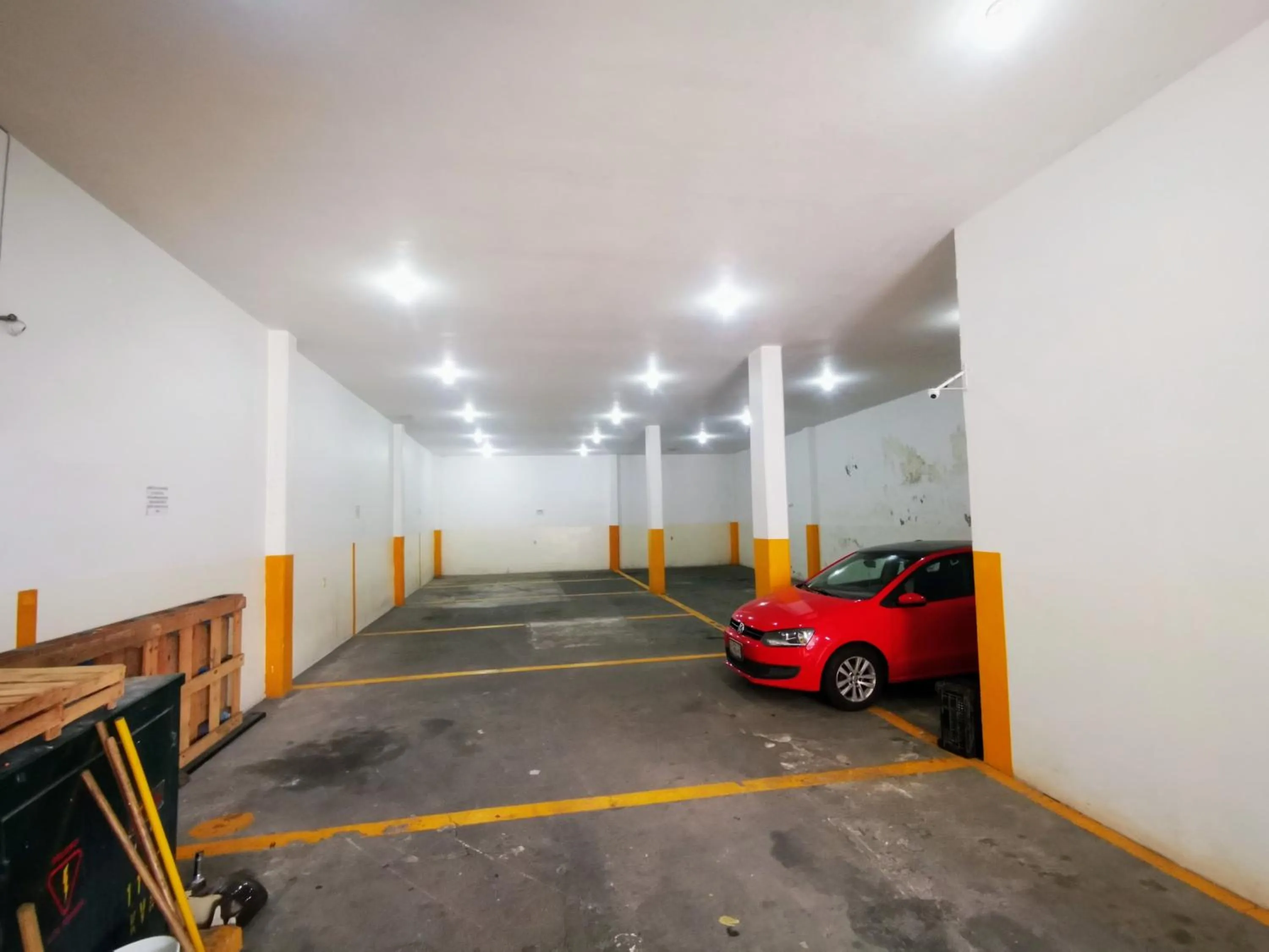 Parking in Casa Real