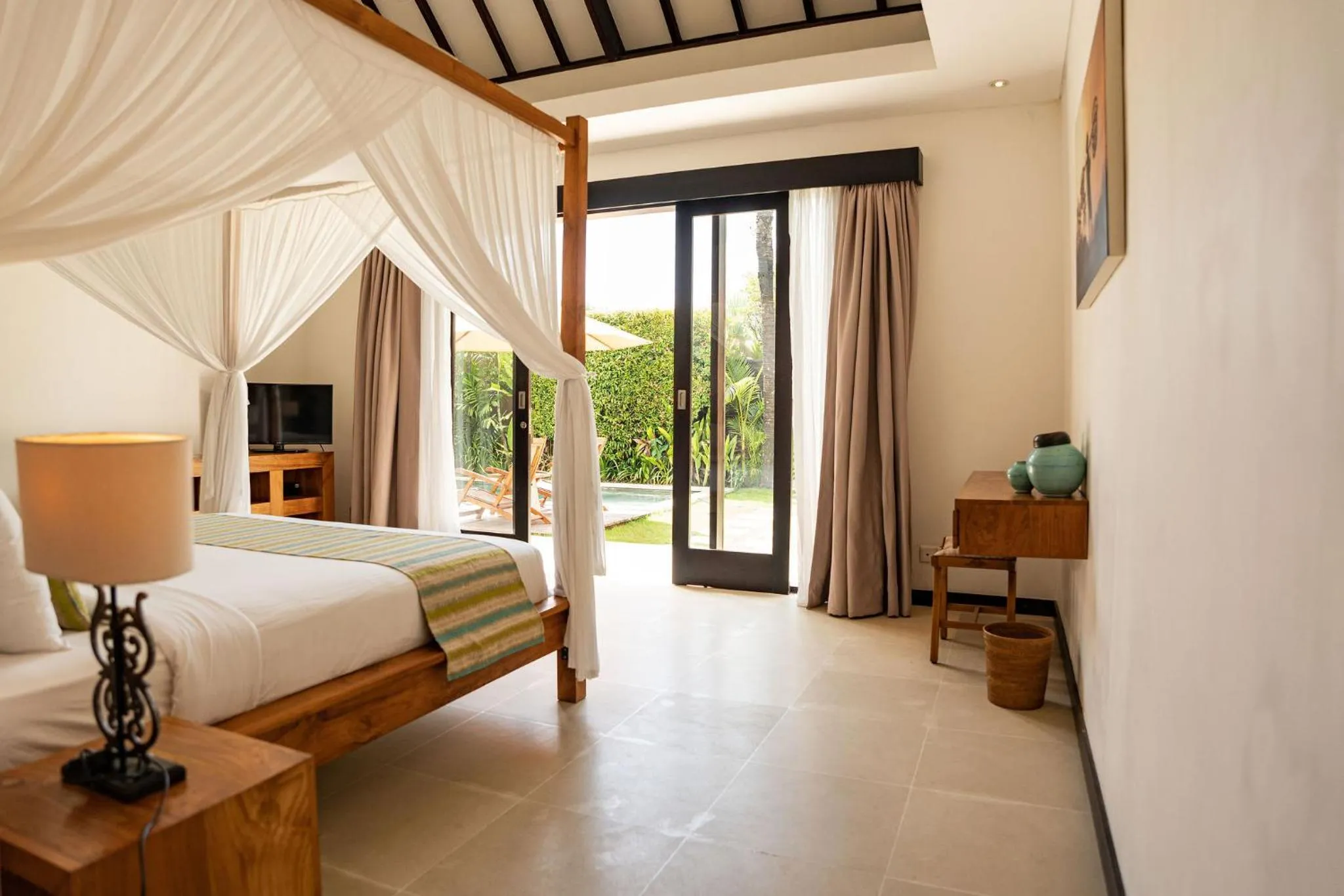 Bed in Echo Beach Duo