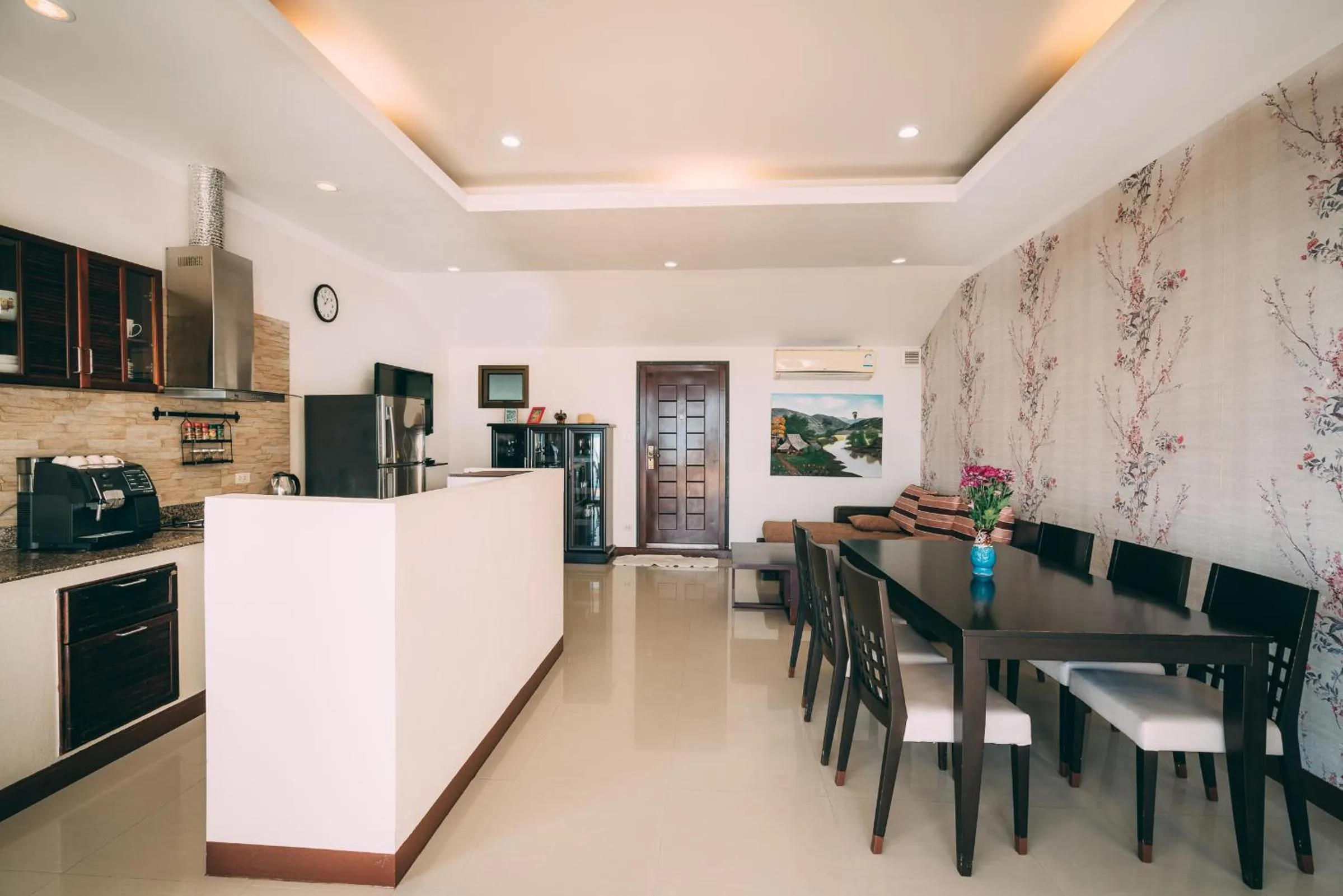 Dining area in Lilu Villa In Lamai