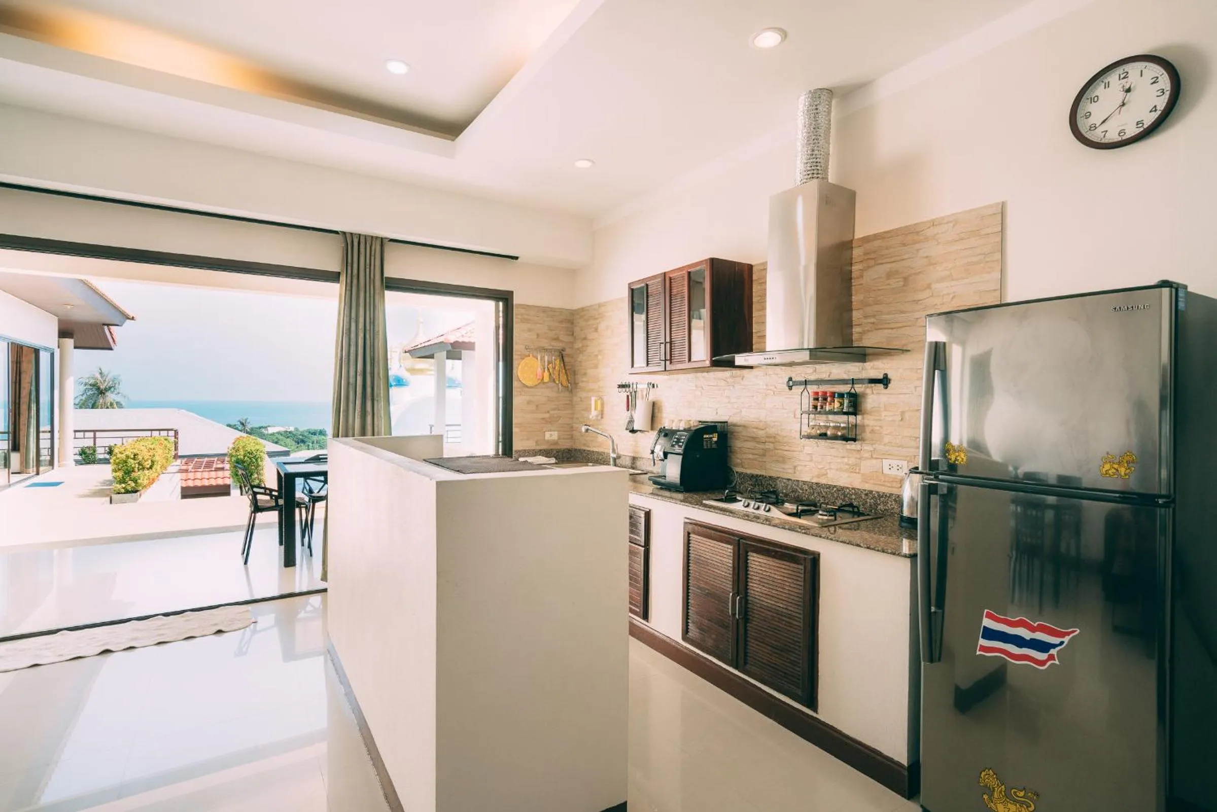 Communal kitchen in Lilu Villa In Lamai