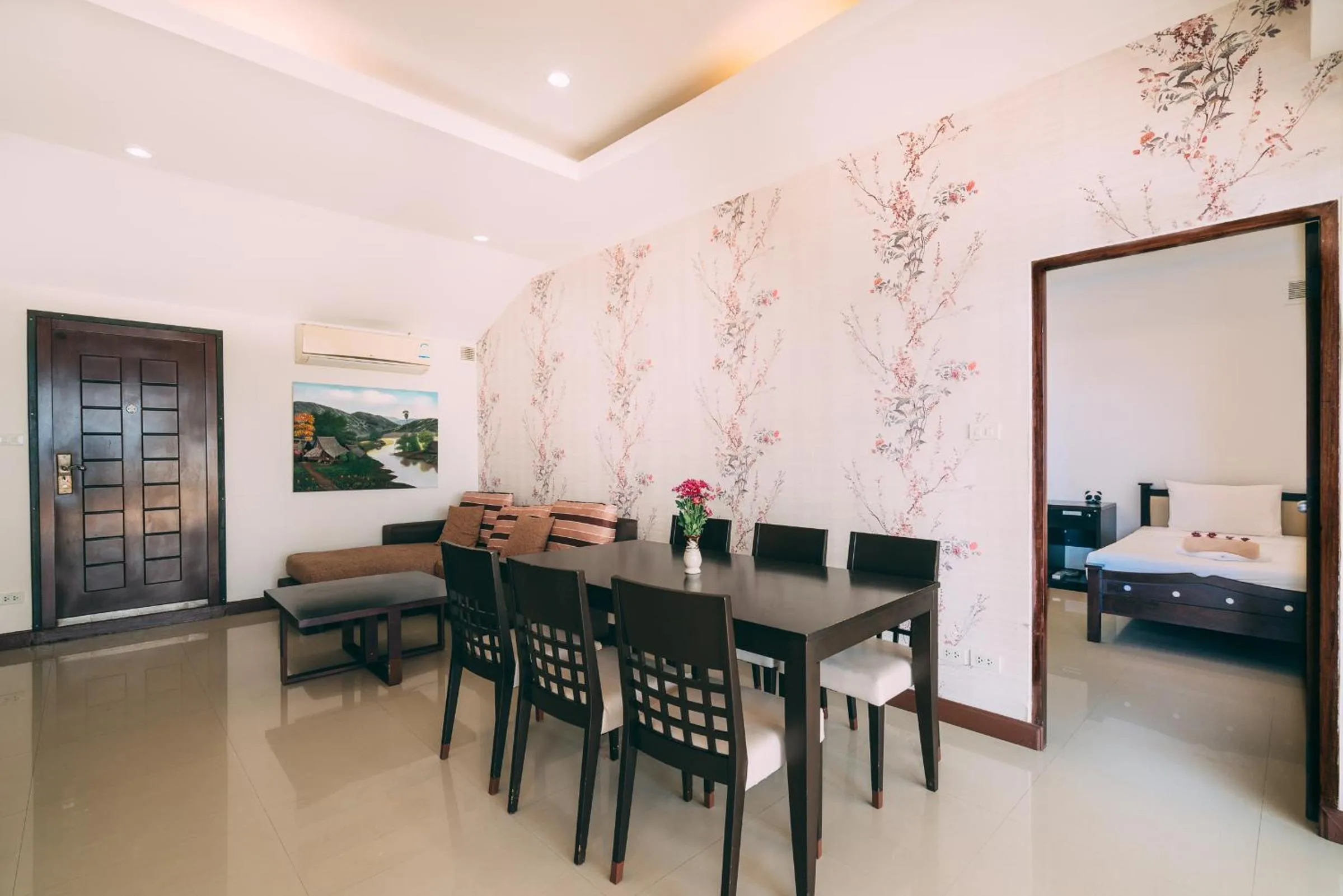 Dining area, Bed in Lilu Villa In Lamai