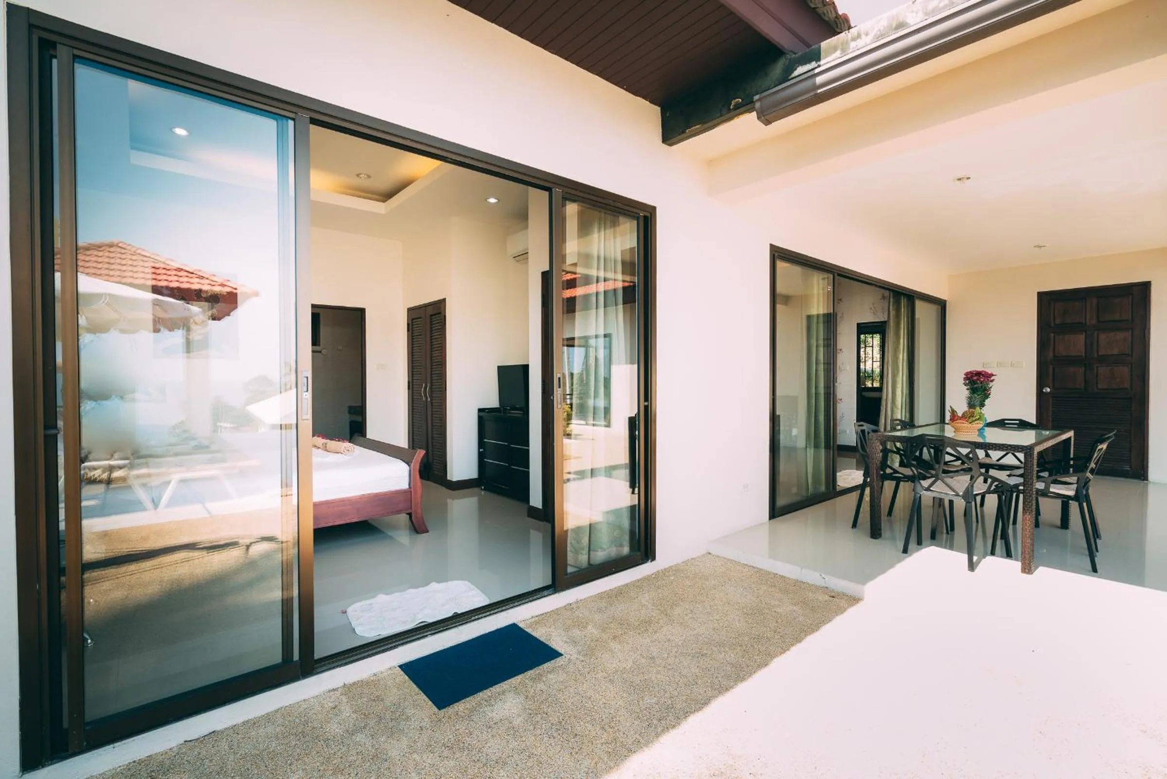 Facade/entrance, Bed in Lilu Villa In Lamai