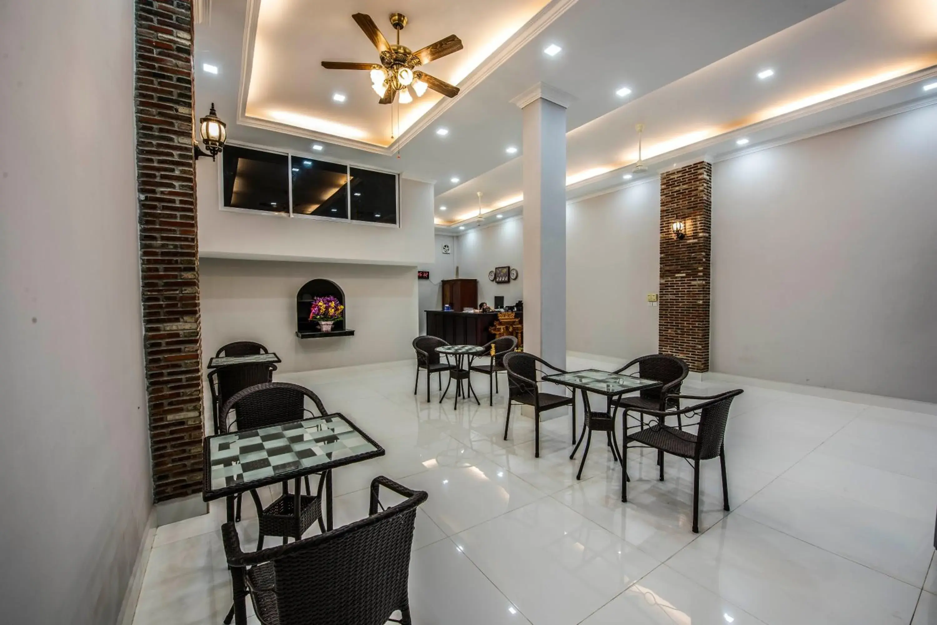 Restaurant/places to eat in Phnom Penh Le Vincent Hotel Restaurant/places to eat in Phnom Penh Le Vincent Hotel